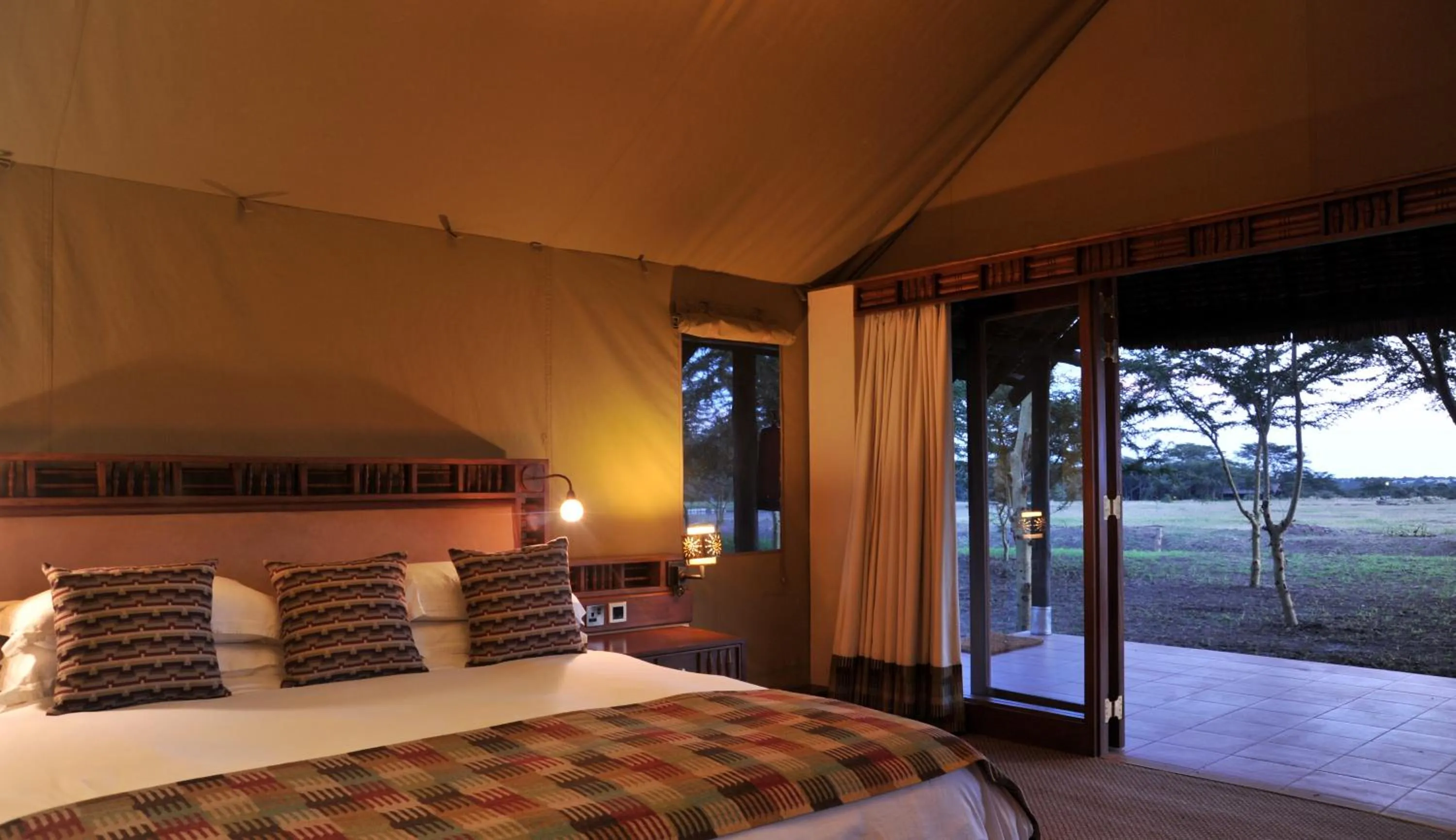 Bedroom, Bed in Sweetwaters Serena Camp