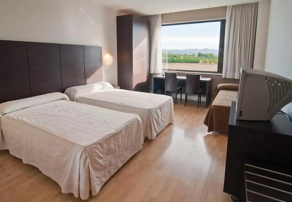 Photo of the whole room, Bed in Hotel Puerta de la Serrania