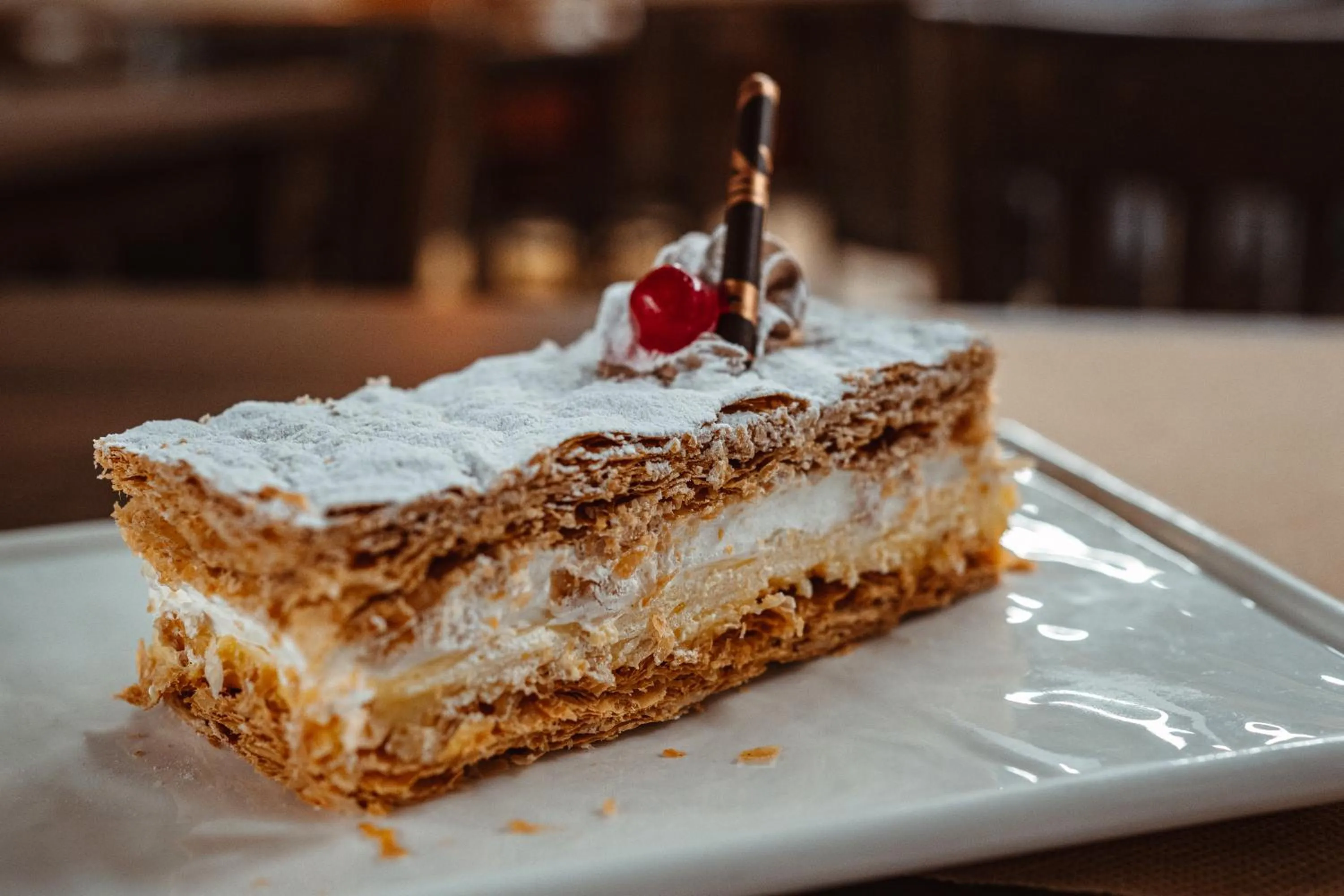 Restaurant/places to eat in Hotel Scala