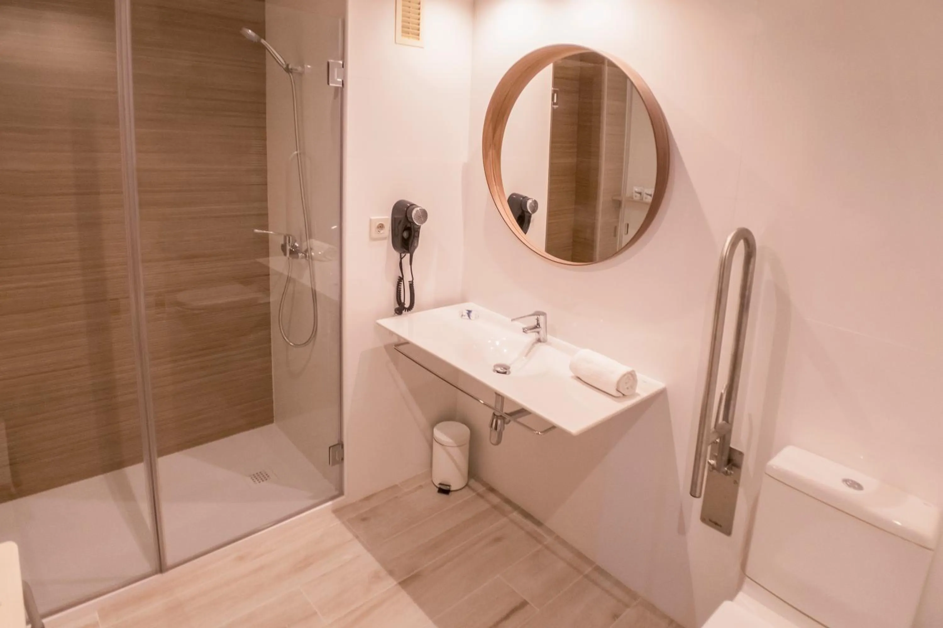 Bathroom in Aparthotel Cye Holiday Centre