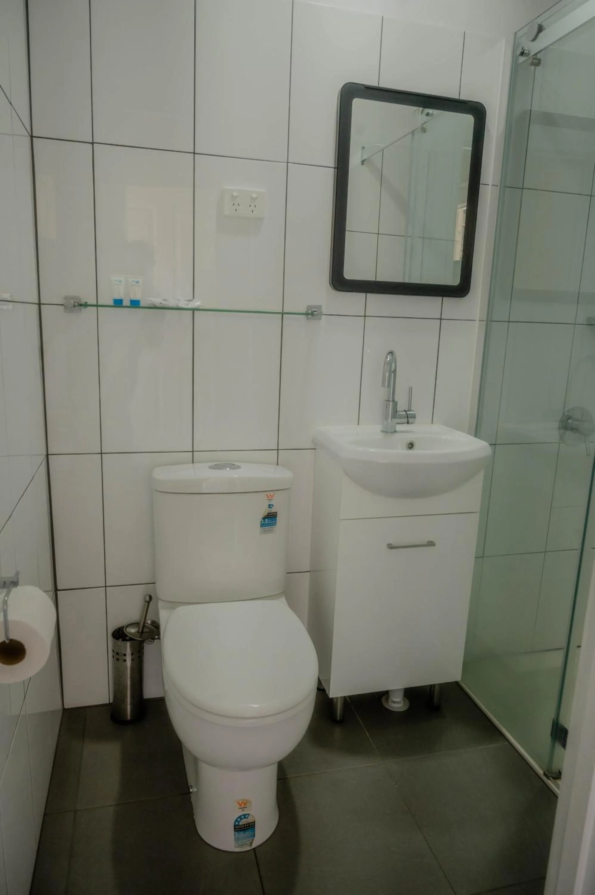 Bathroom in Grand Hotel Mount Morgan