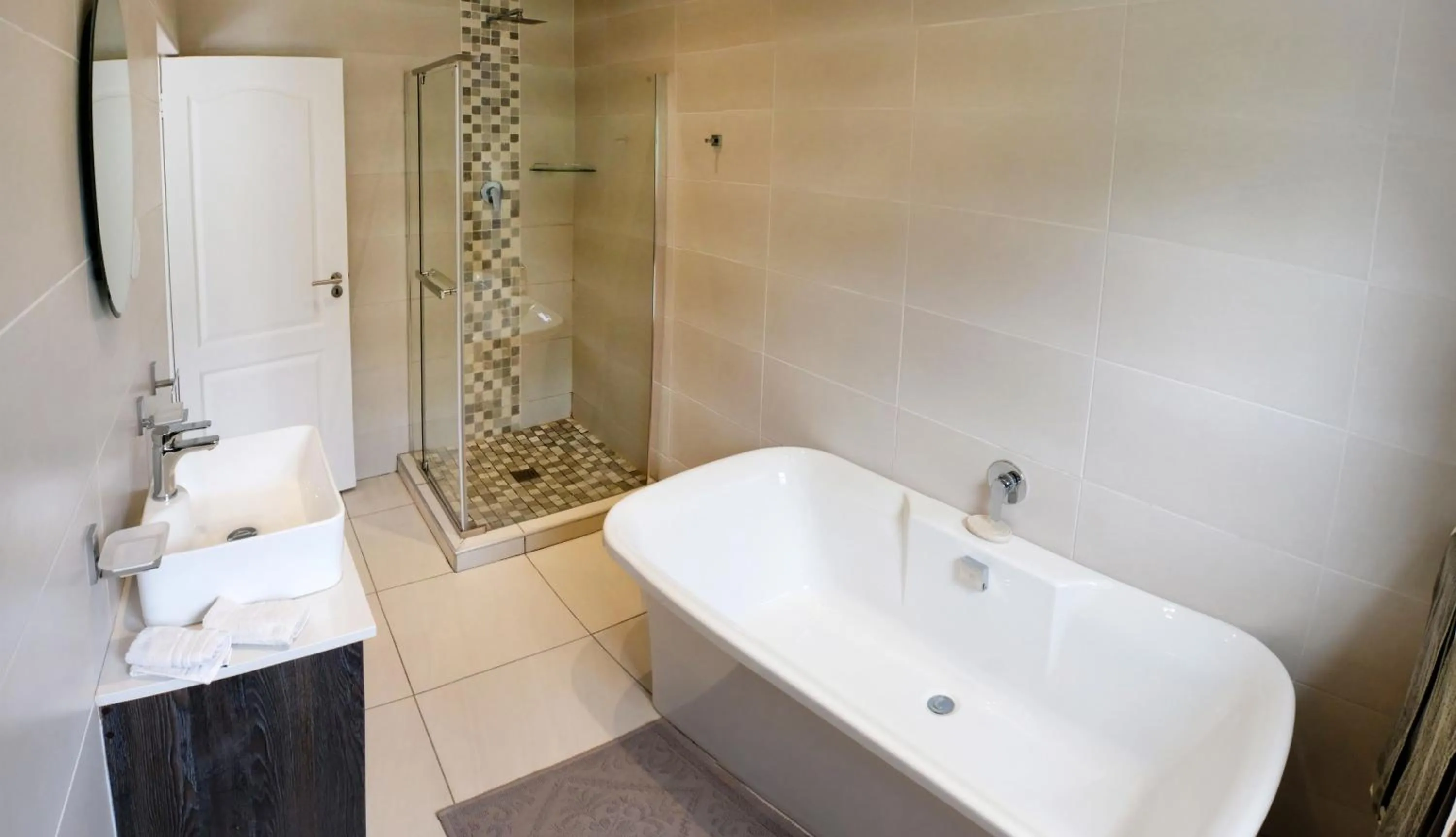 Shower in Vine Guesthouse