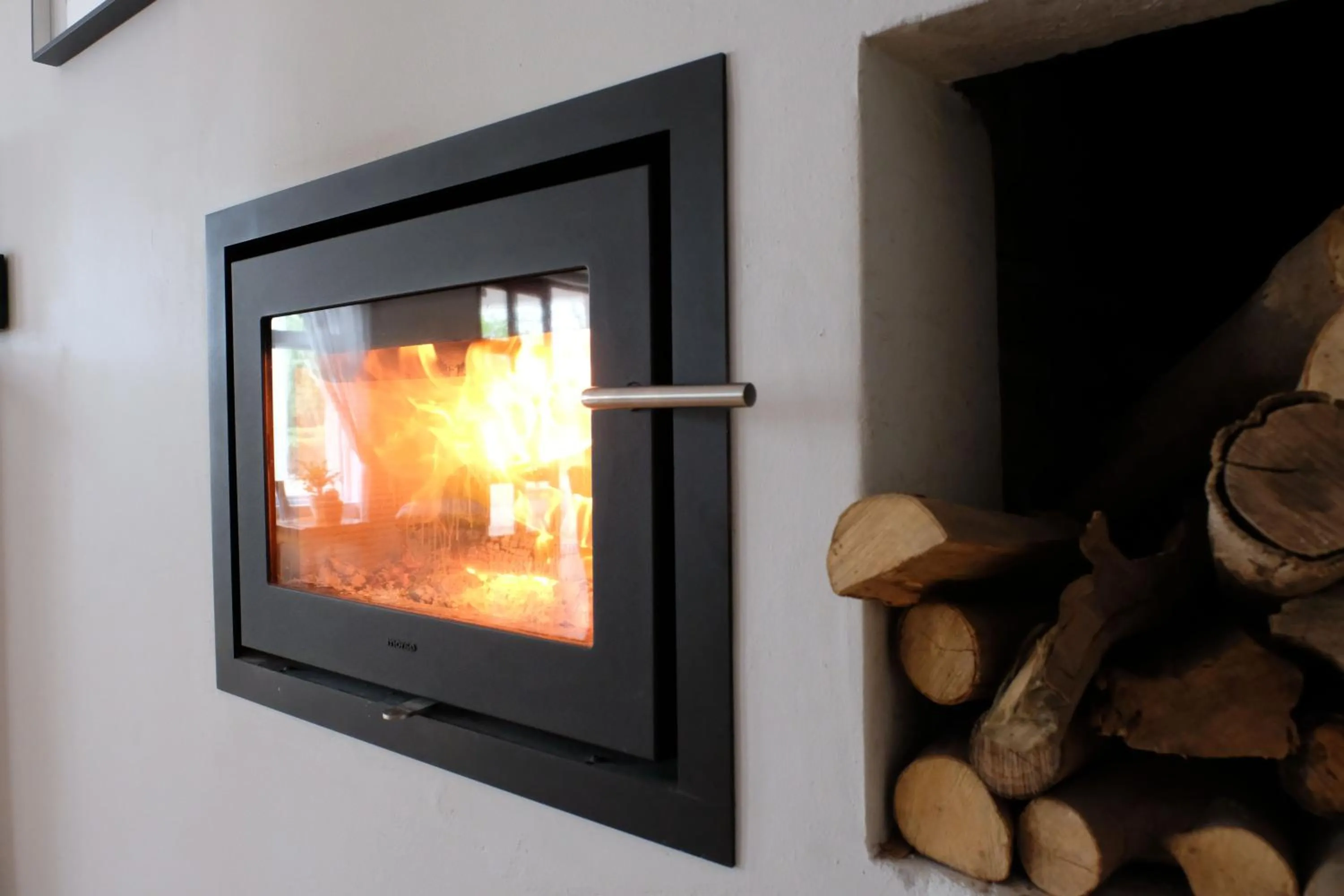 Communal lounge/ TV room in Vine Guesthouse