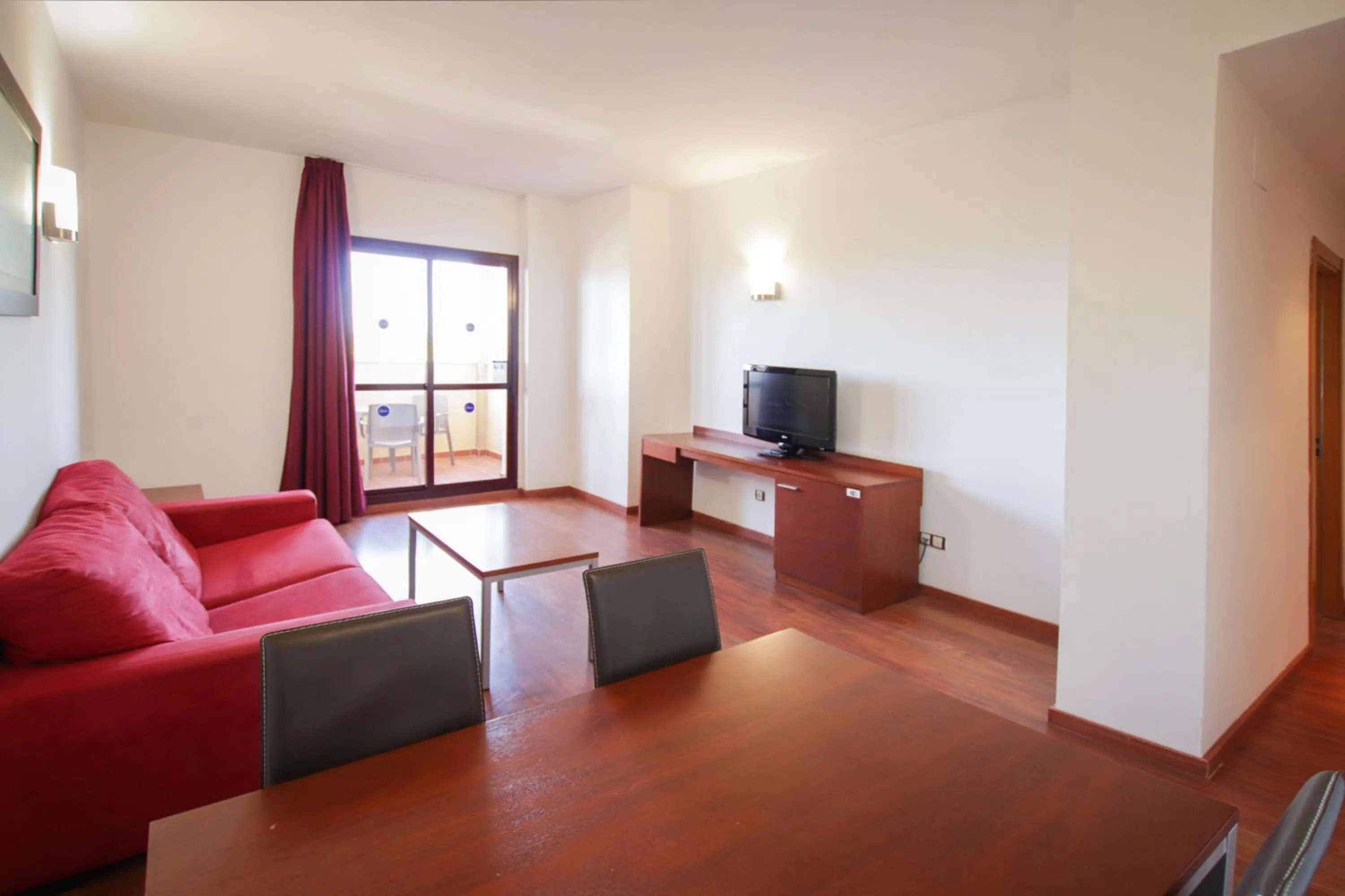 Property building in Ohtels Mazagon