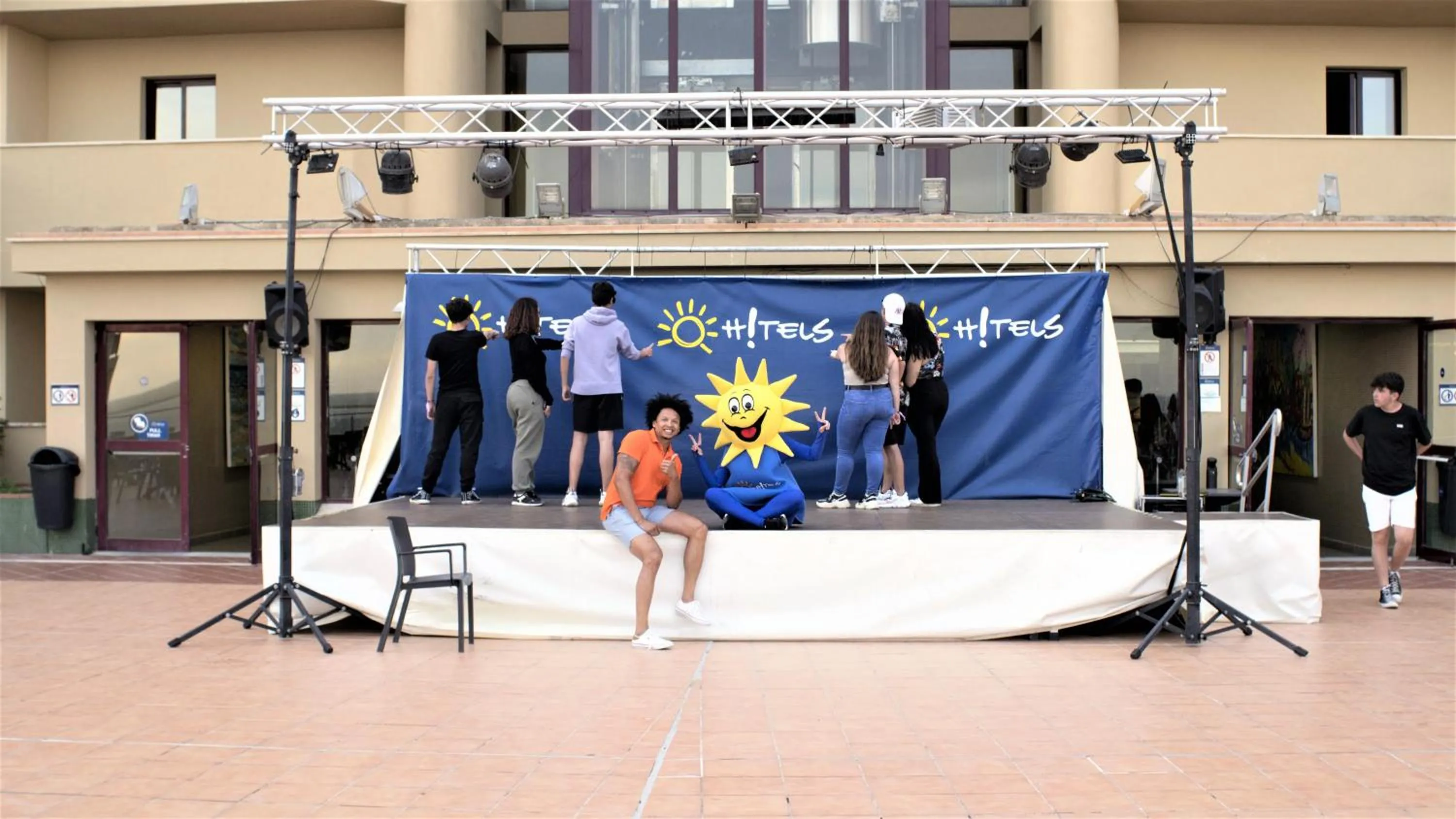 People in Ohtels Mazagon