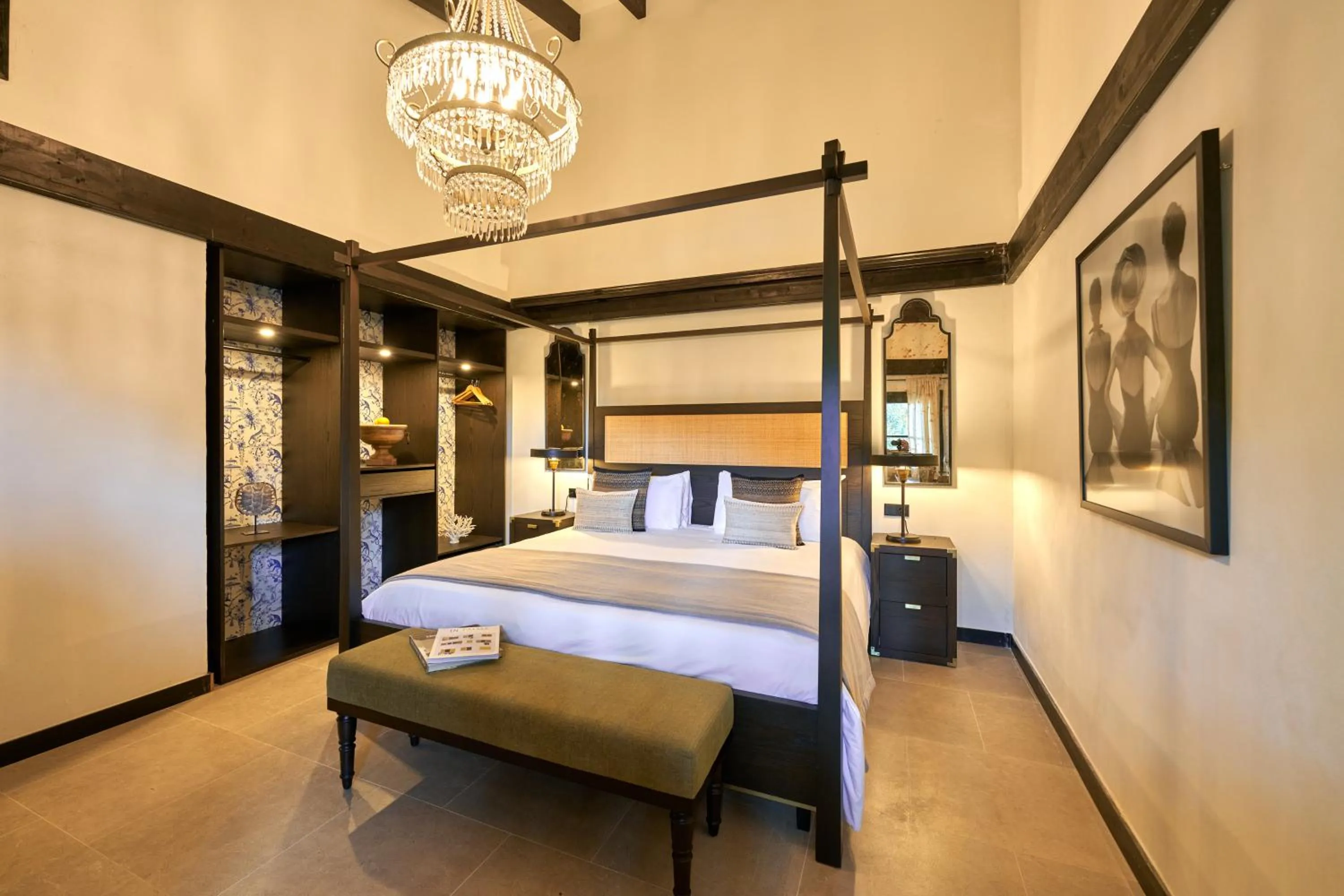 Photo of the whole room, Bed in Posada d' Es Molí