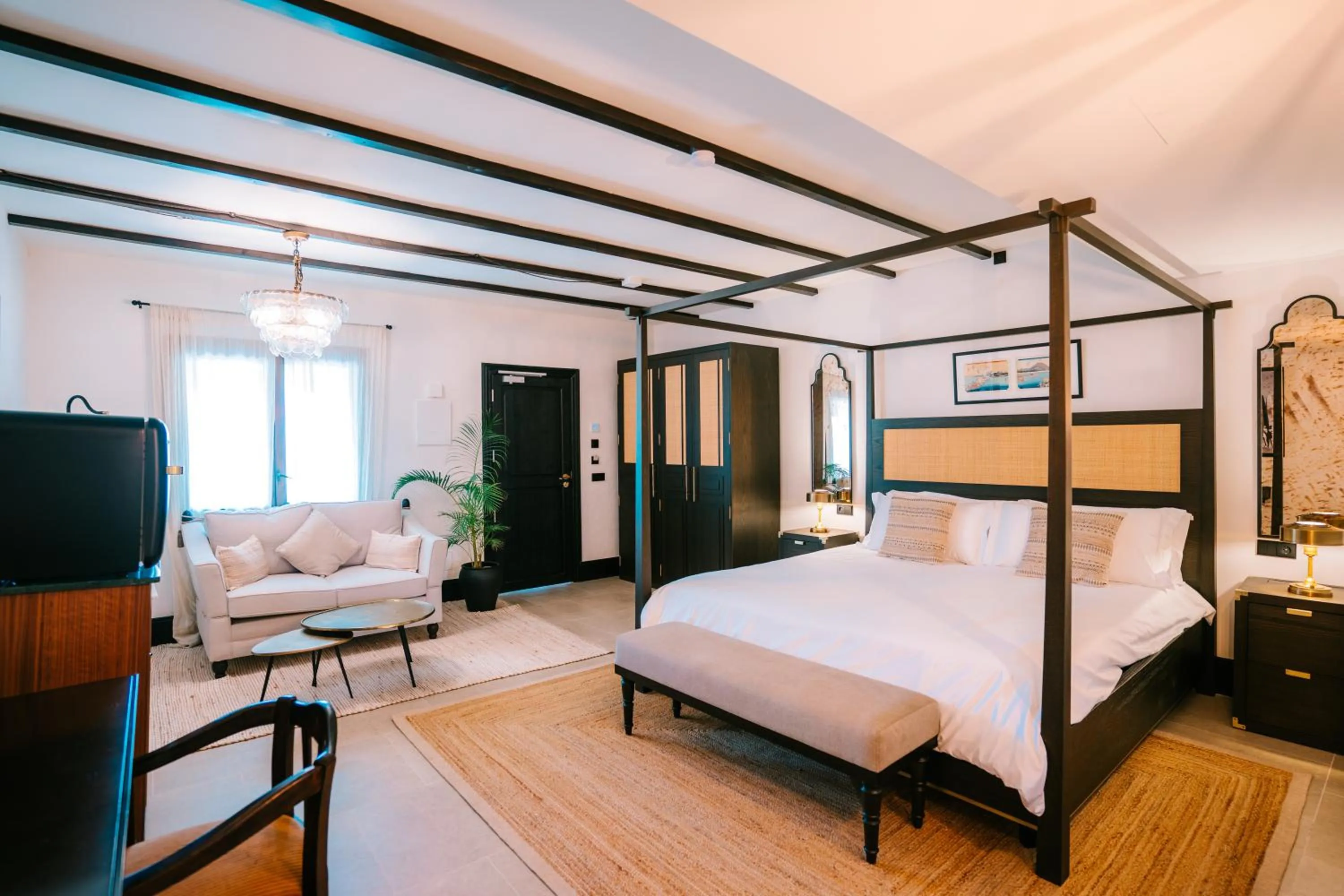 Photo of the whole room, Bed in Hotel Son Molí Country House