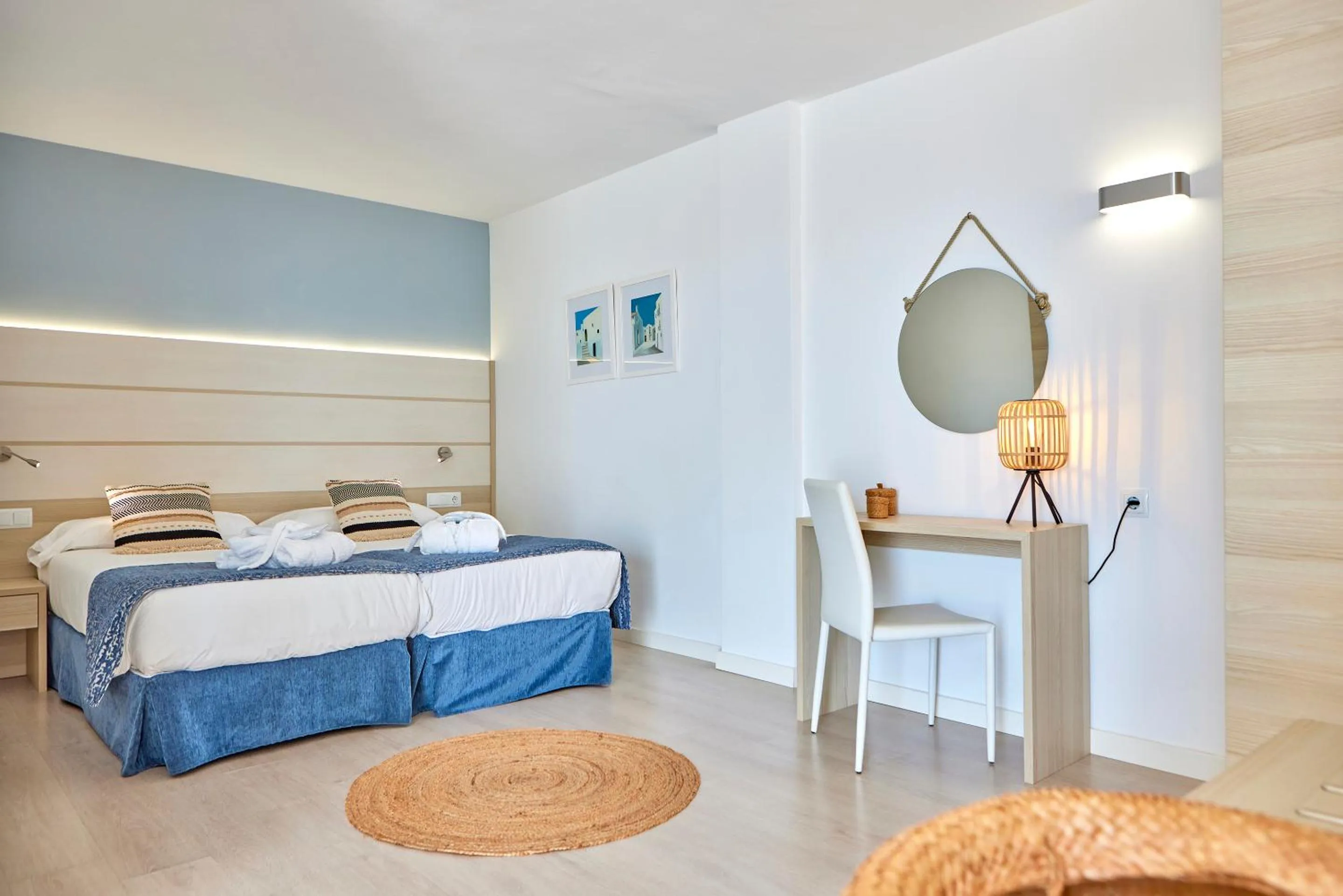 Bedroom, Bed in Tomir Portals Suites - Adults Only