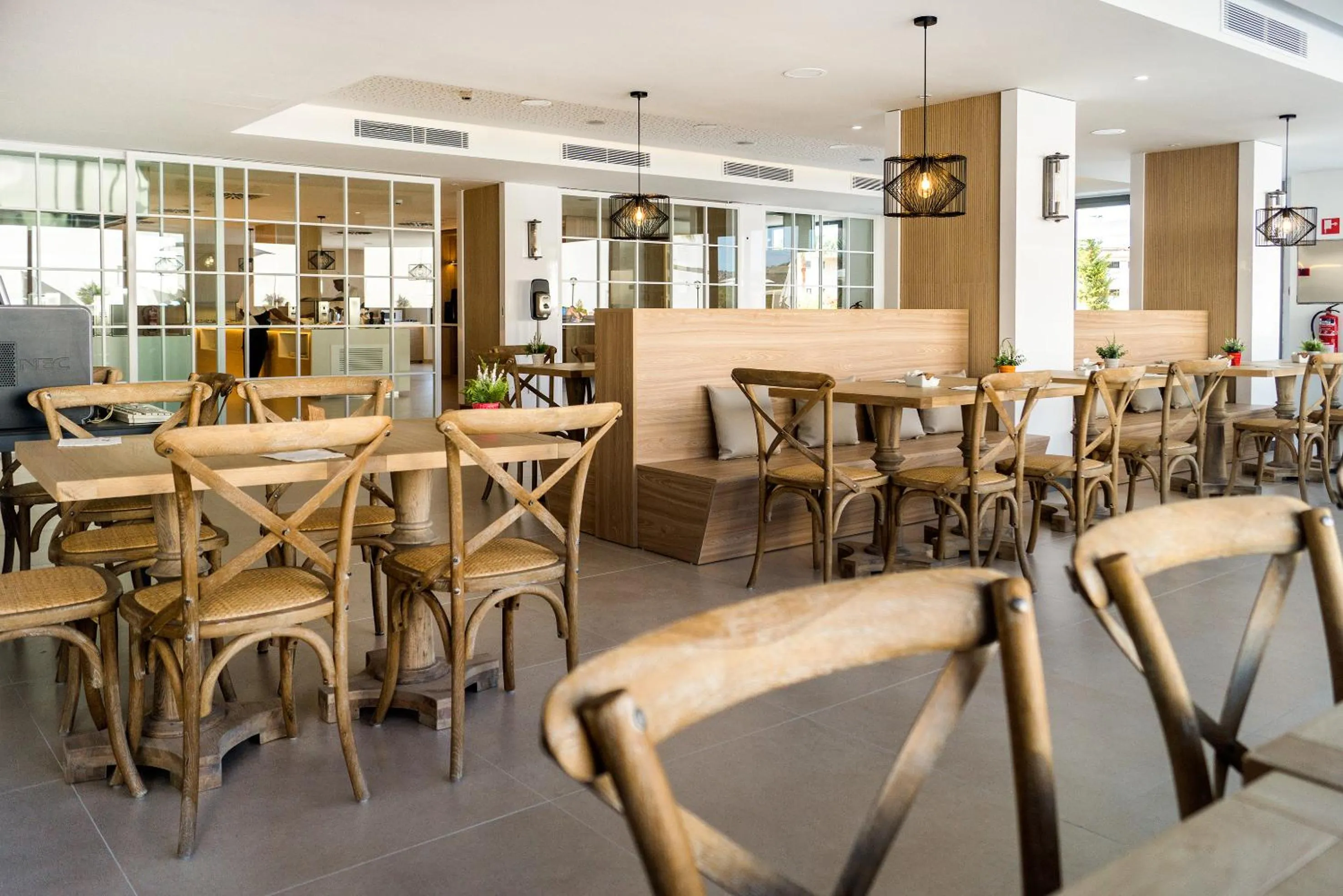 Restaurant/places to eat in Tomir Portals Suites - Adults Only