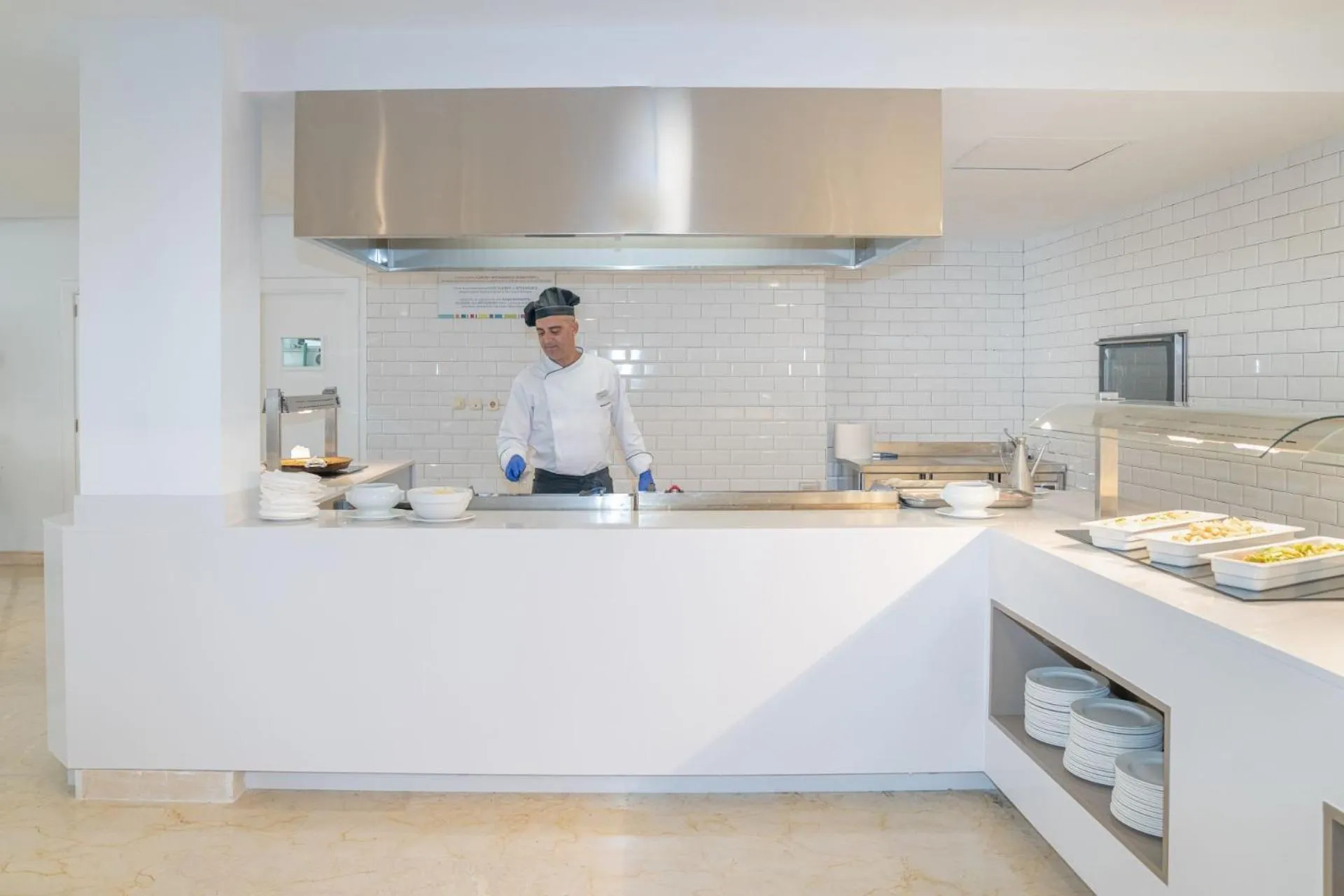 Restaurant/places to eat in Aparthotel Caprice Isabel