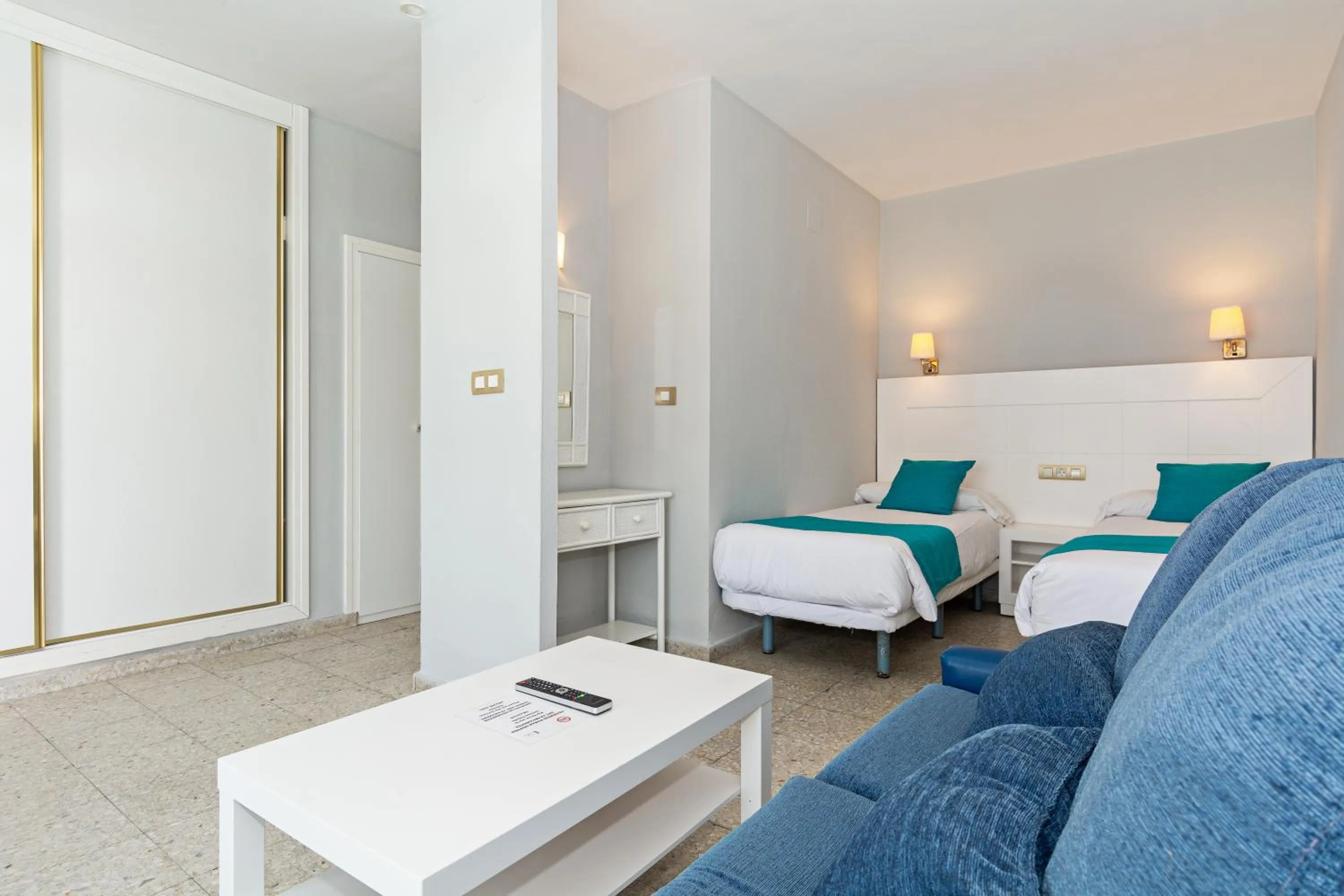 Photo of the whole room, Bed in Apartamentos Panorama Adults Only