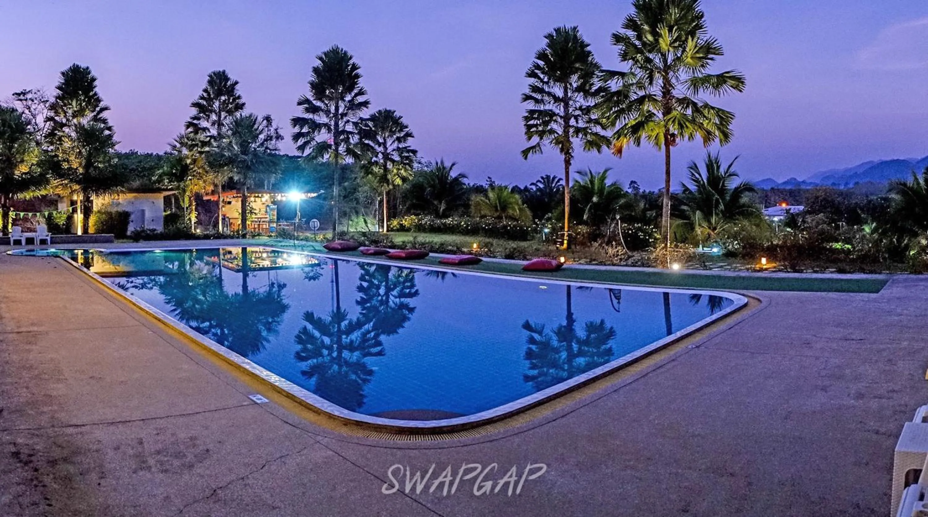 Swimming pool in Takhun Mountain View