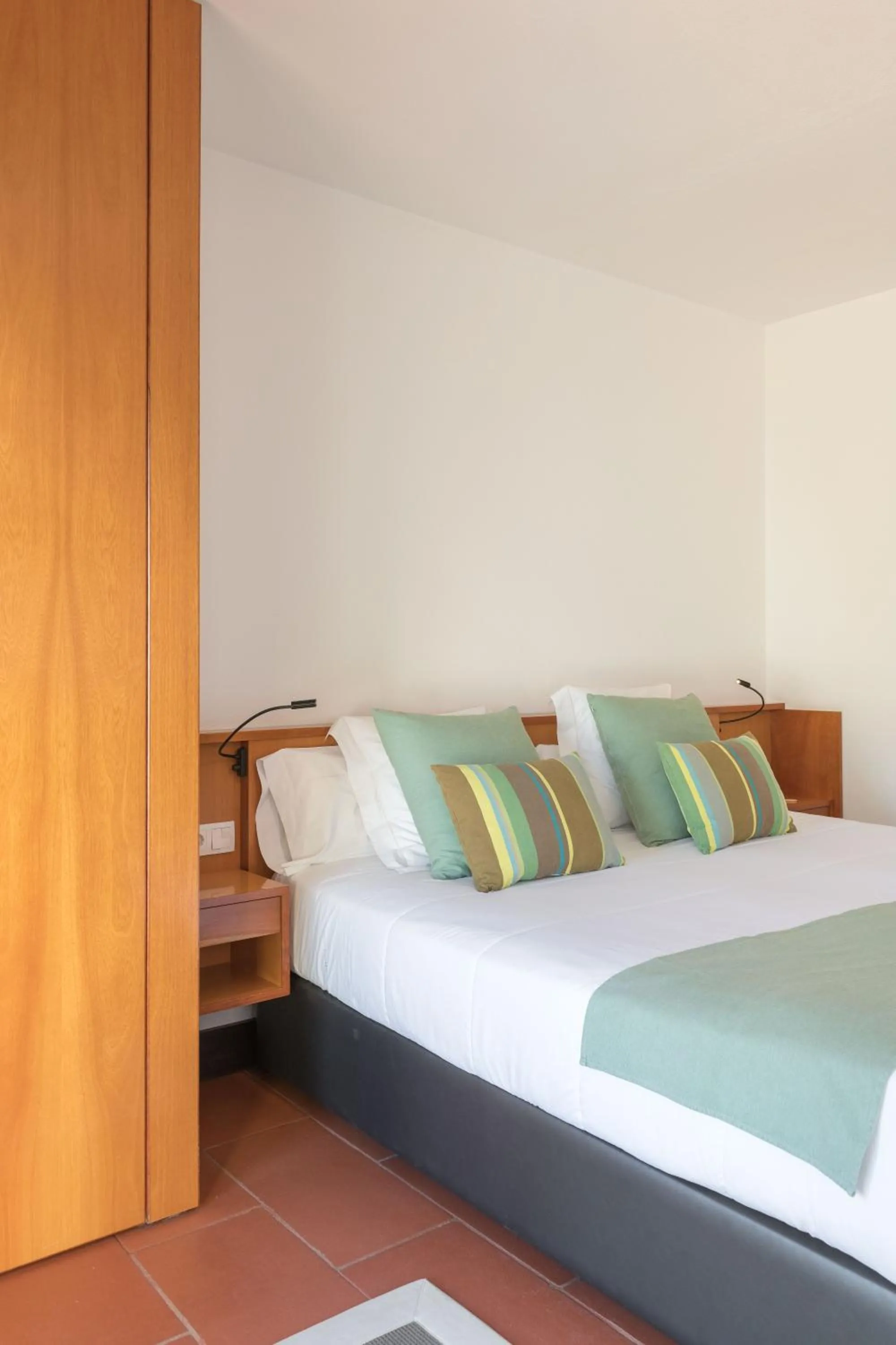 Bed in Almadraba Park Hotel