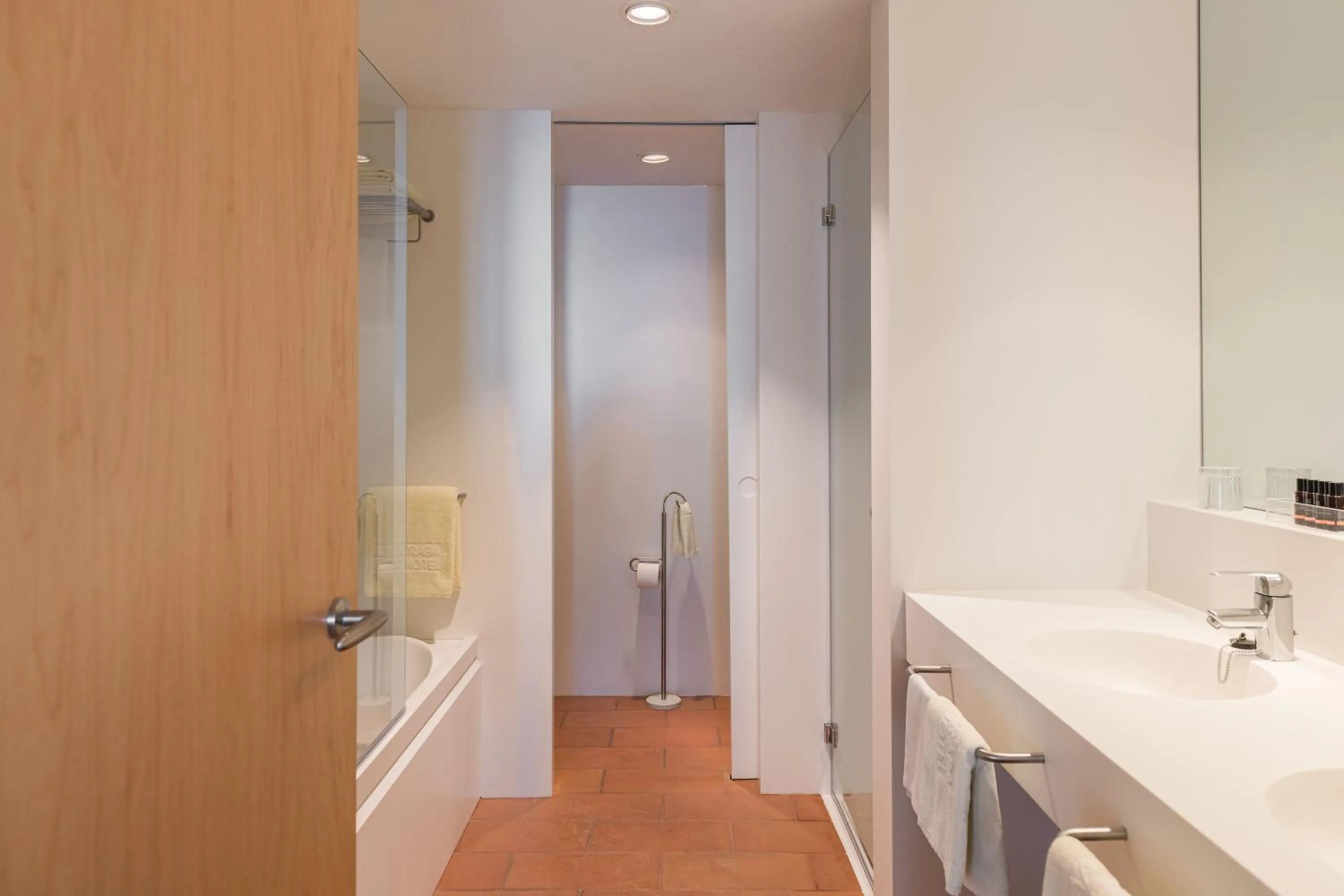 Bathroom in Almadraba Park Hotel