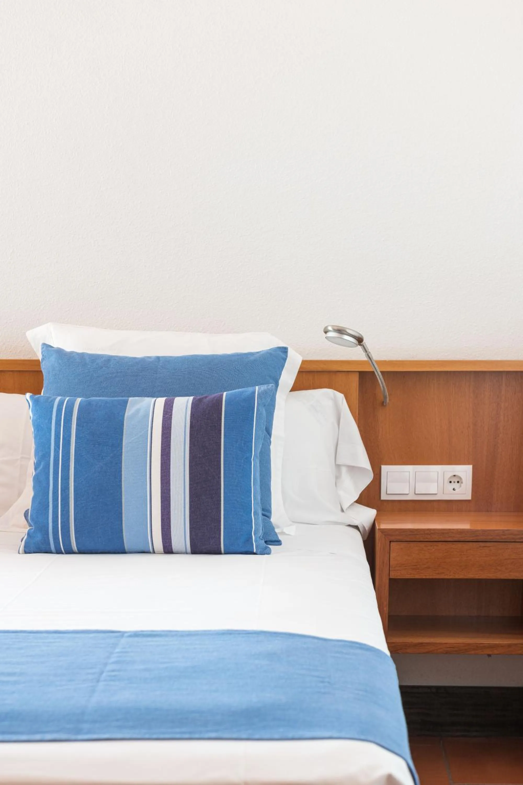 Bed in Almadraba Park Hotel