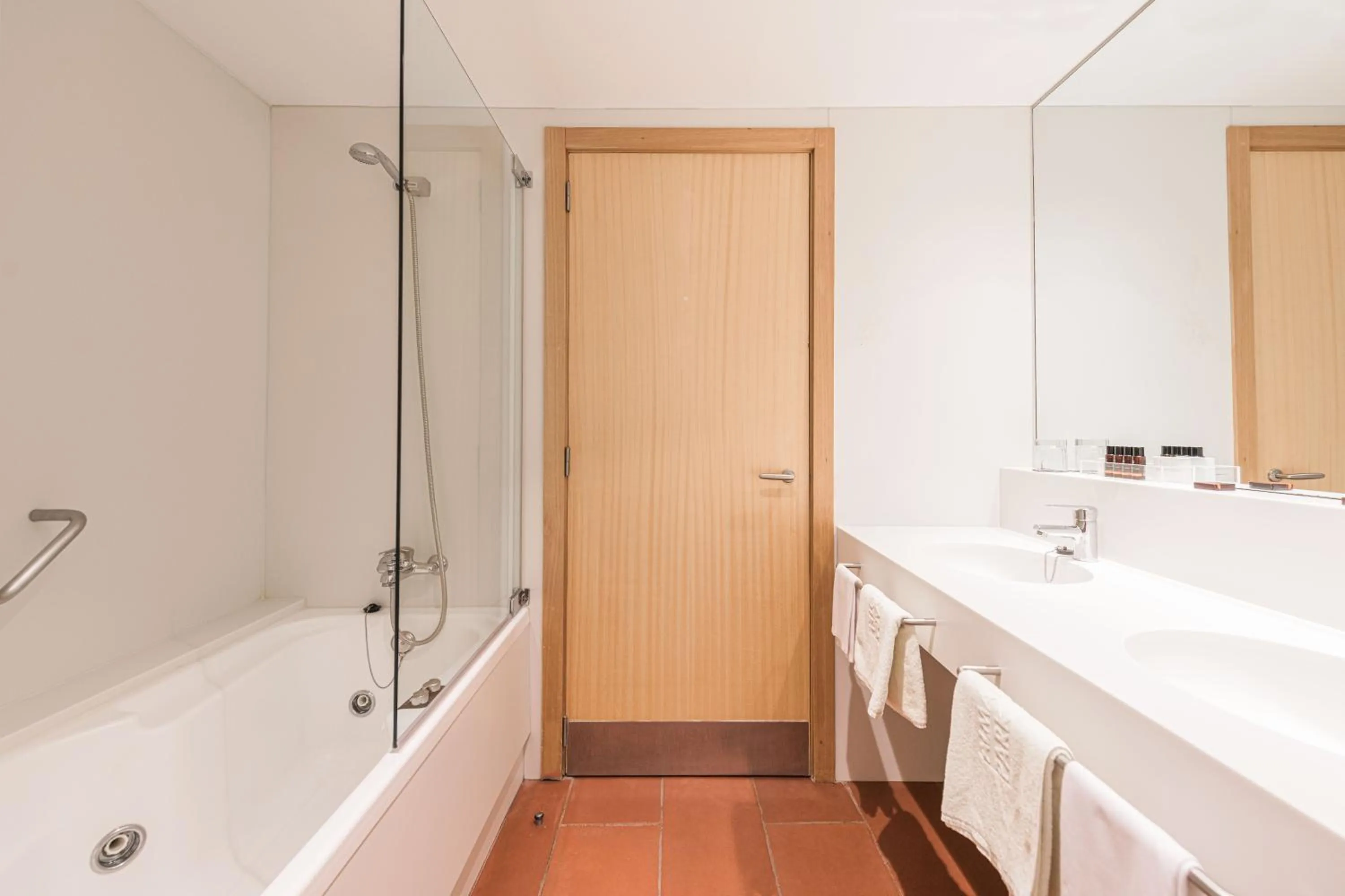 Bedroom in Almadraba Park Hotel