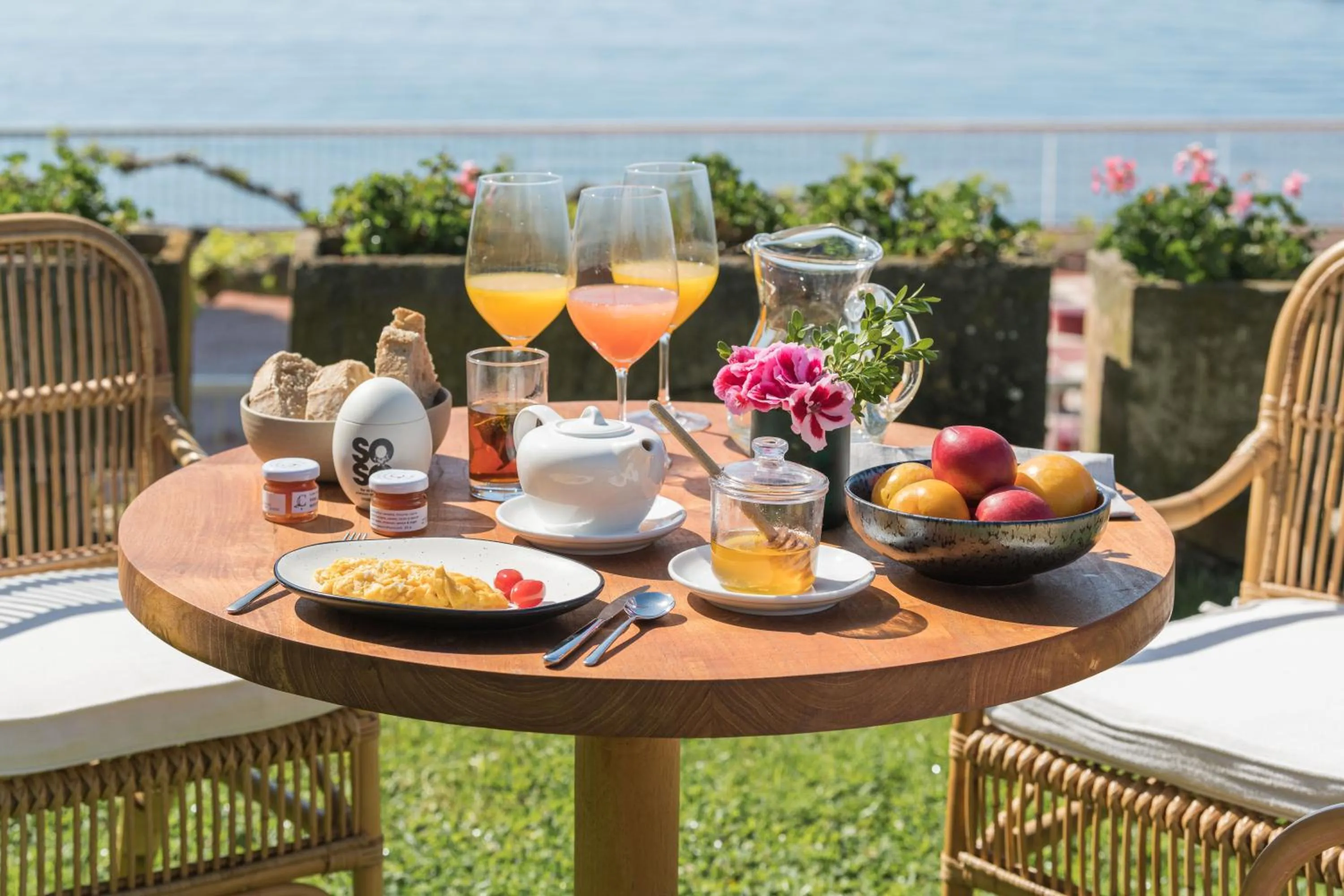 Continental breakfast in Almadraba Park Hotel