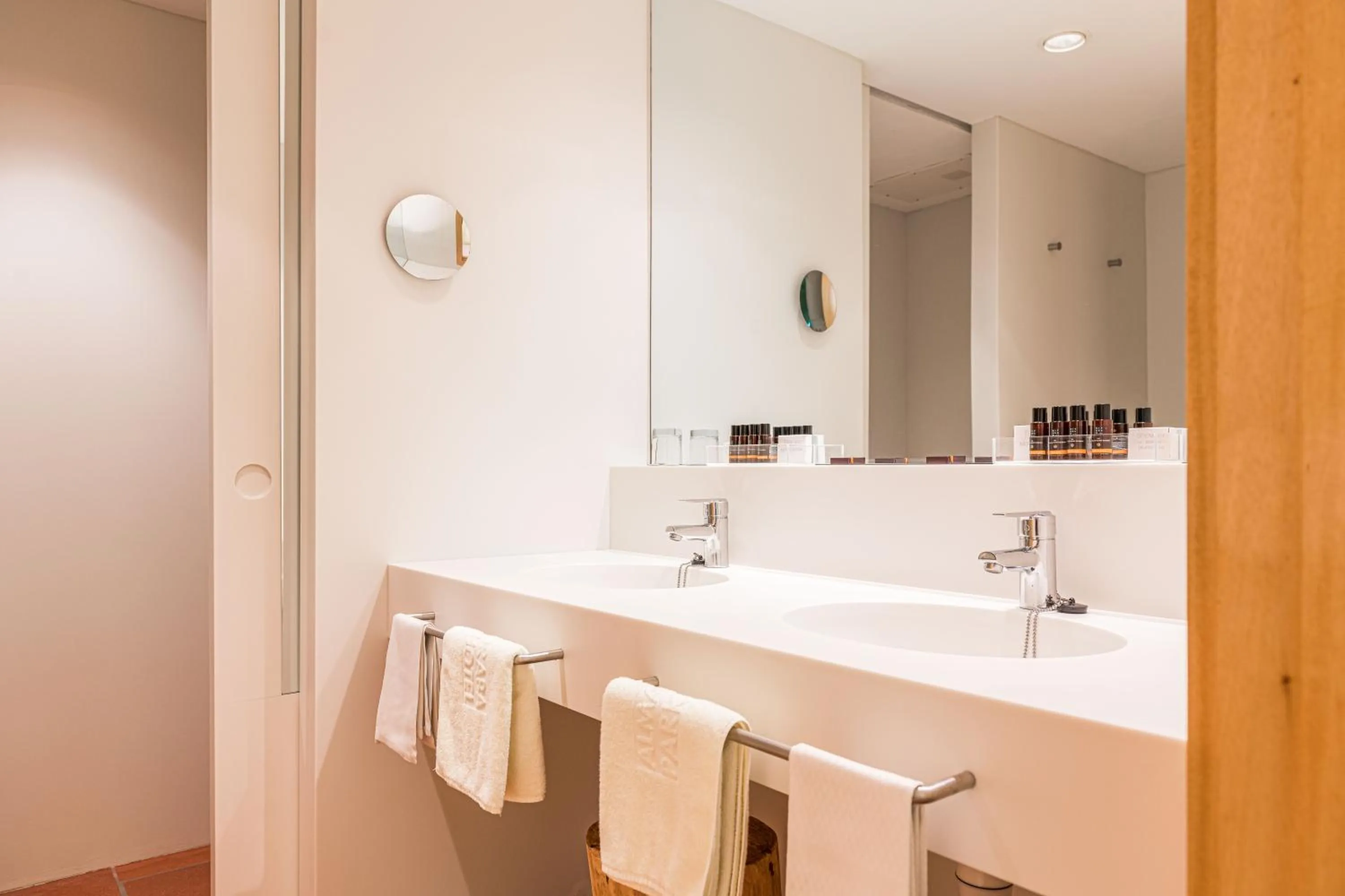 Bathroom in Almadraba Park Hotel