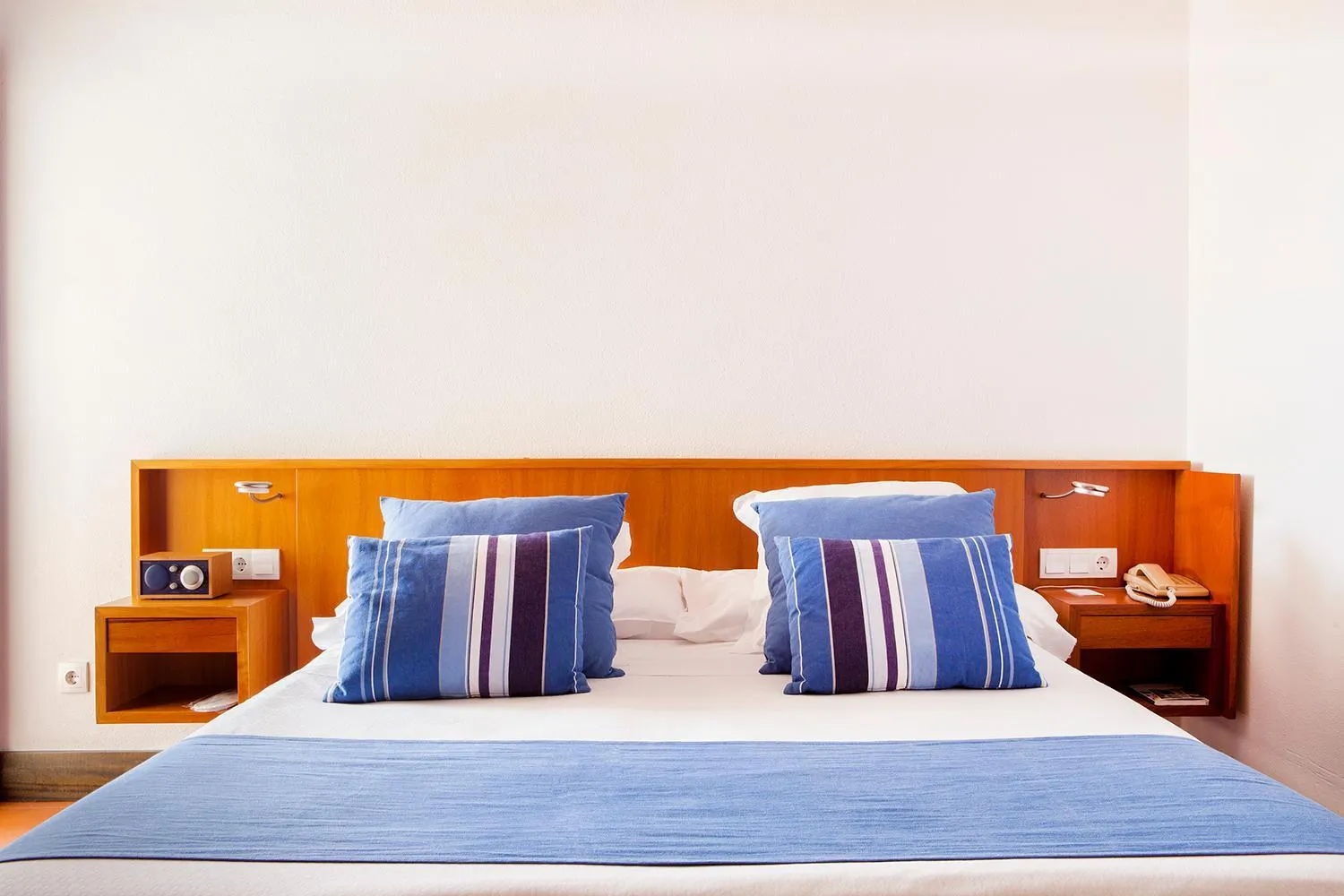 Bed in Almadraba Park Hotel