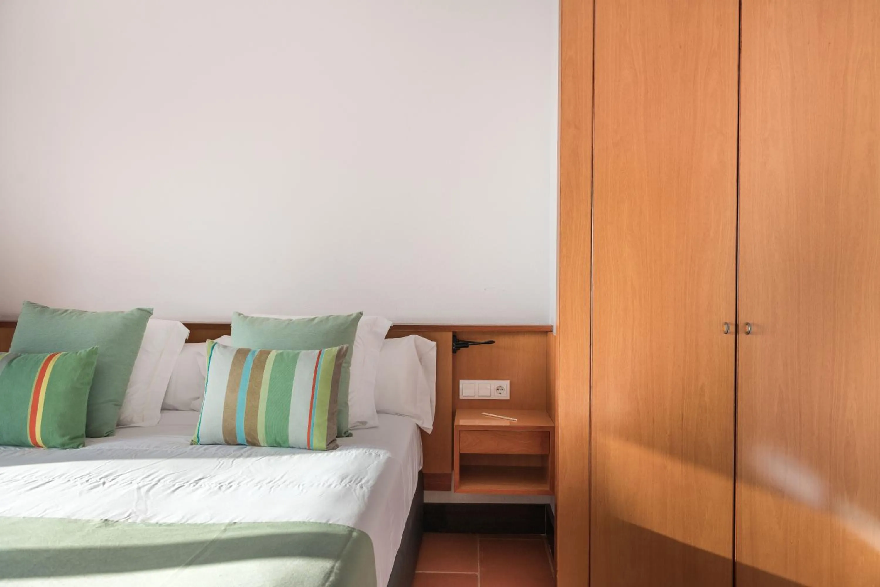 Bed in Almadraba Park Hotel