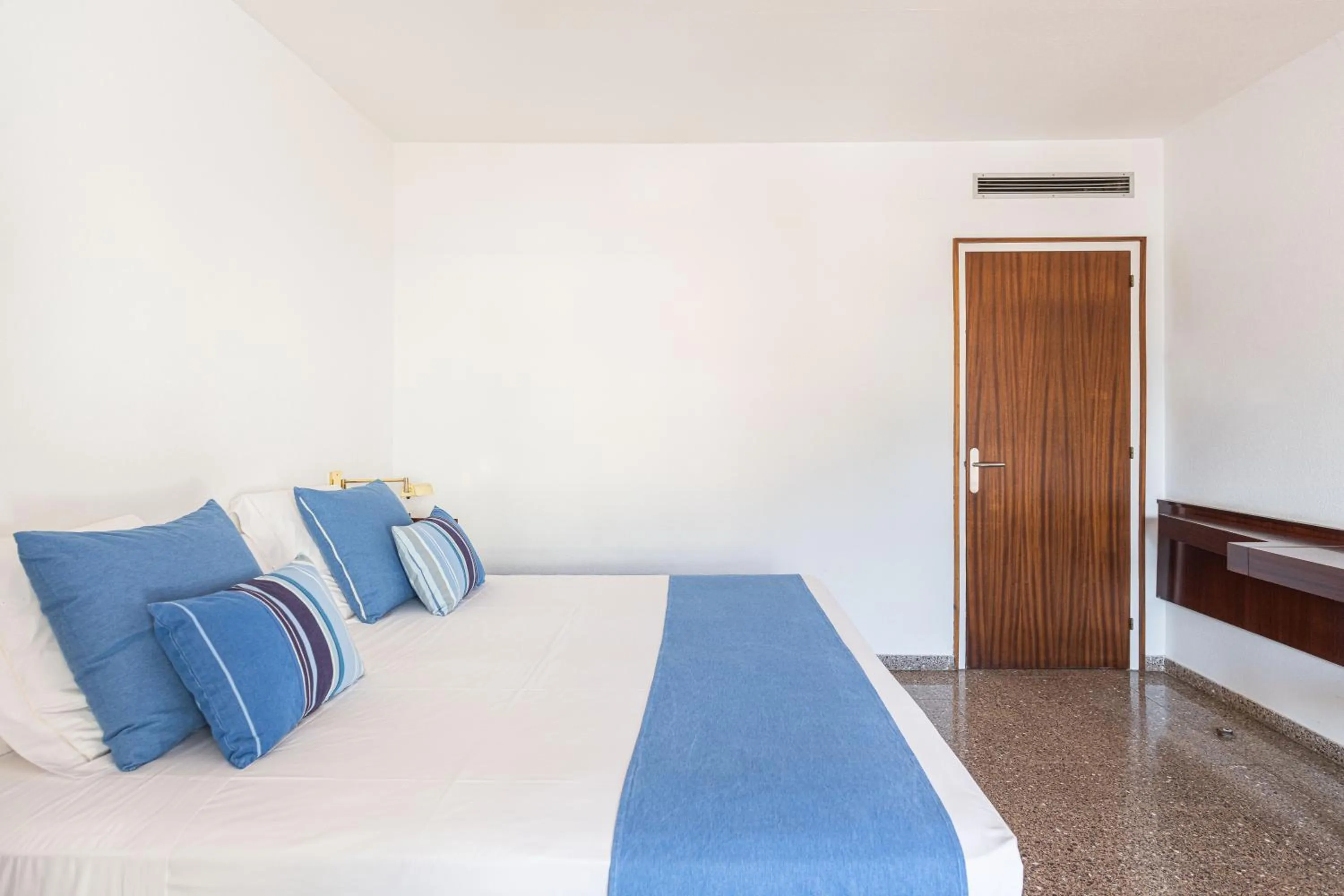 Bedroom, Bed in Almadraba Park Hotel