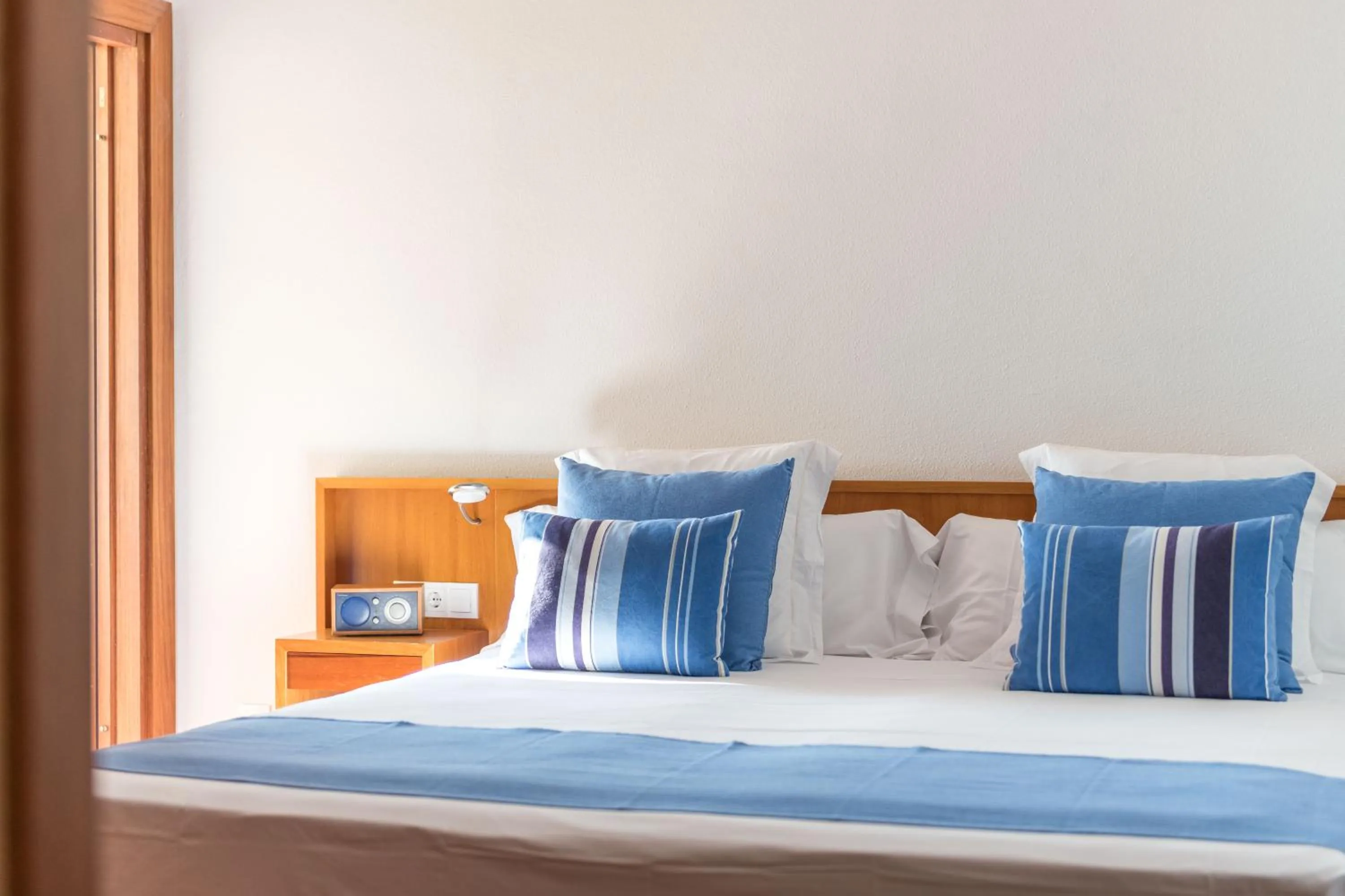 Bed in Almadraba Park Hotel