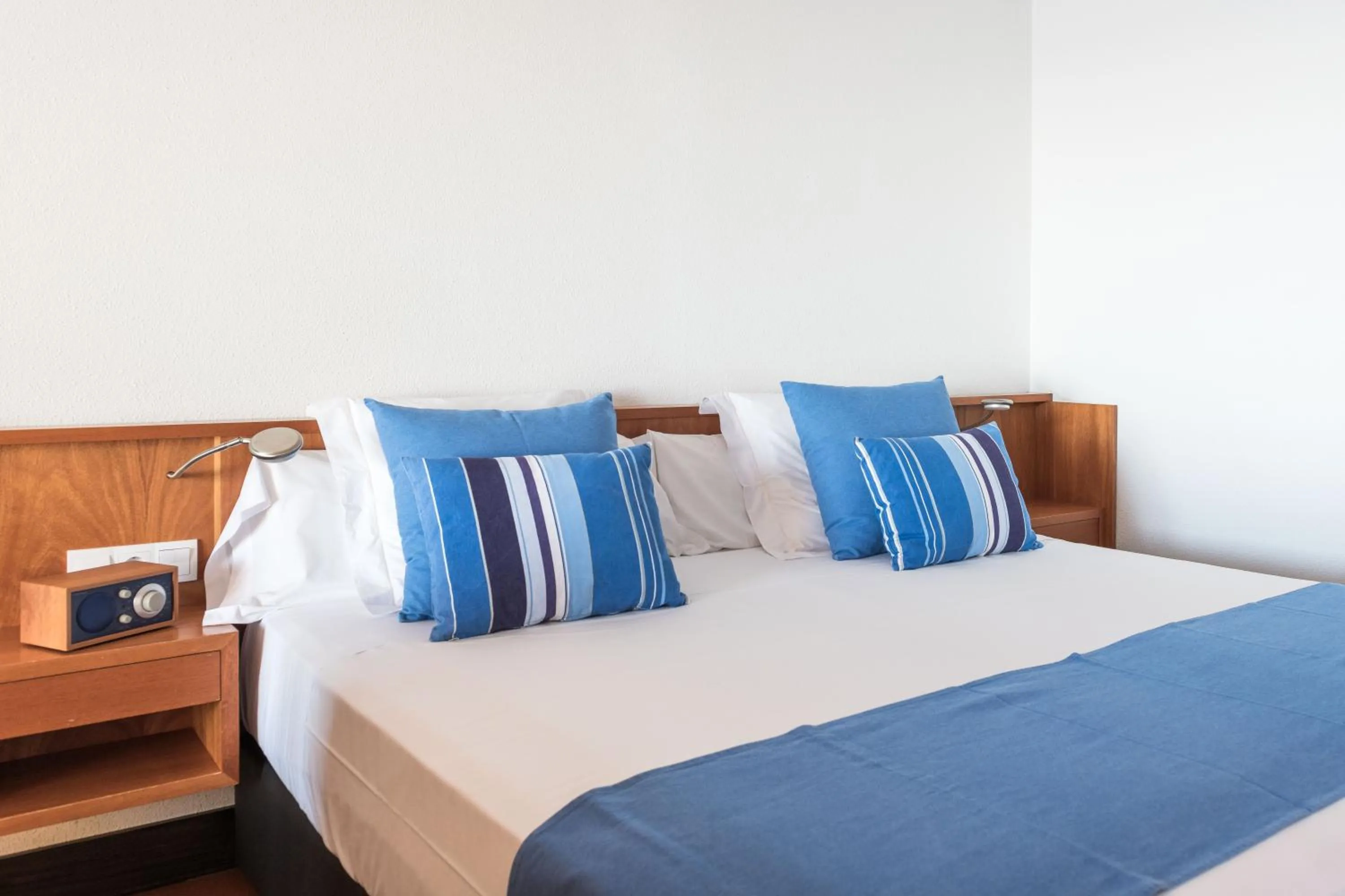 Bedroom, Bed in Almadraba Park Hotel