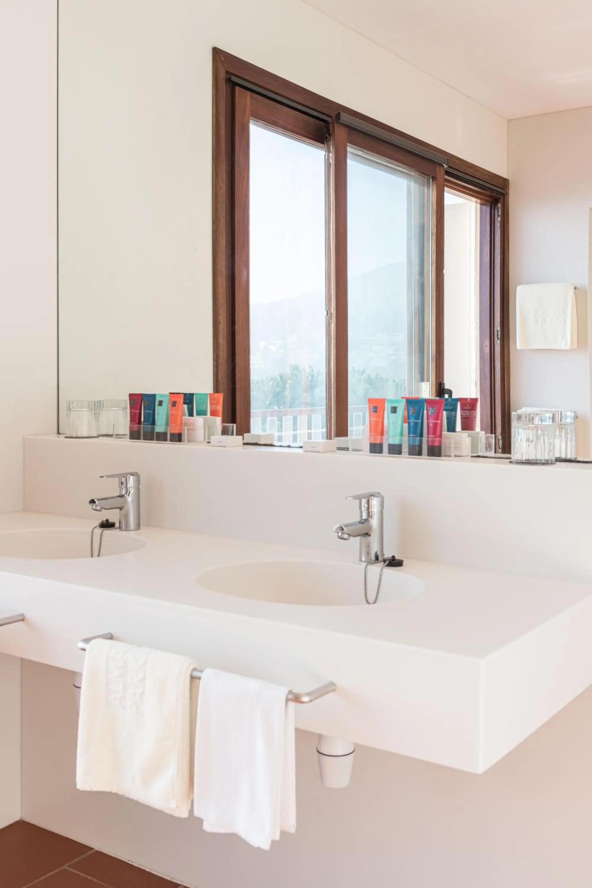 Bathroom in Almadraba Park Hotel