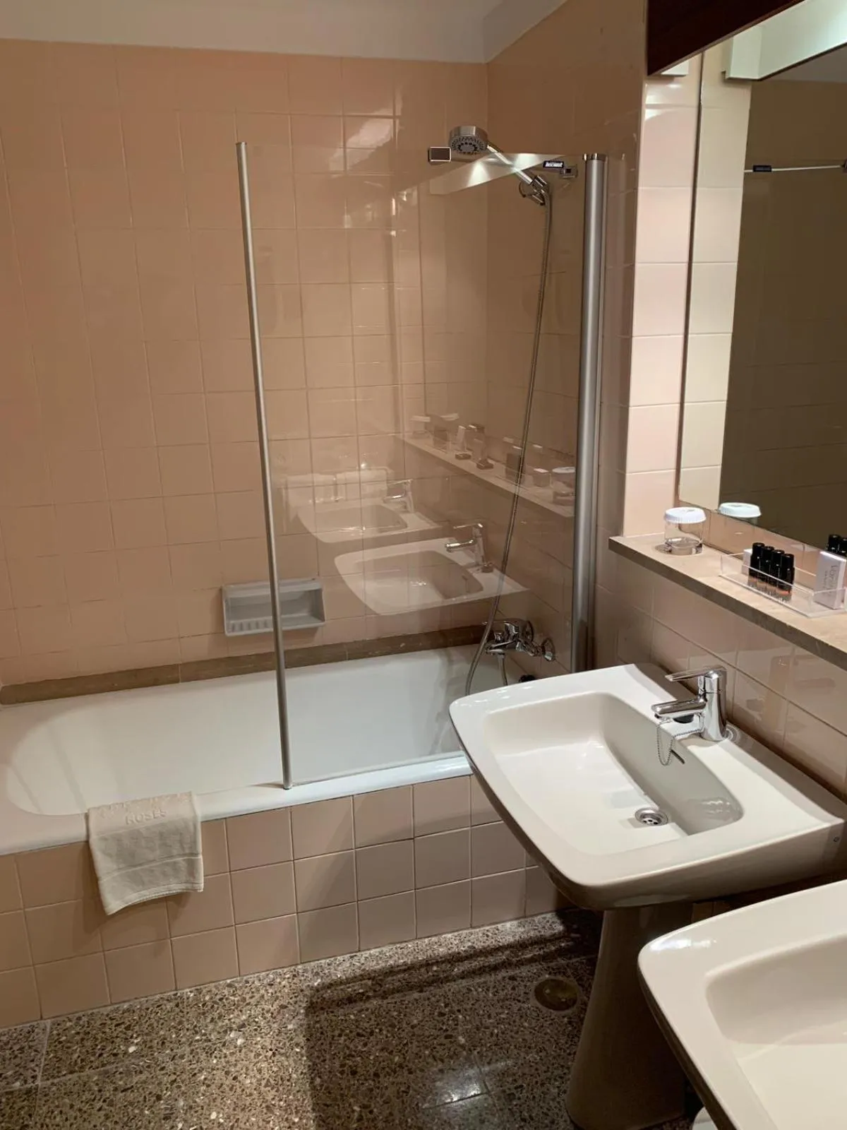 Hot Tub in Almadraba Park Hotel