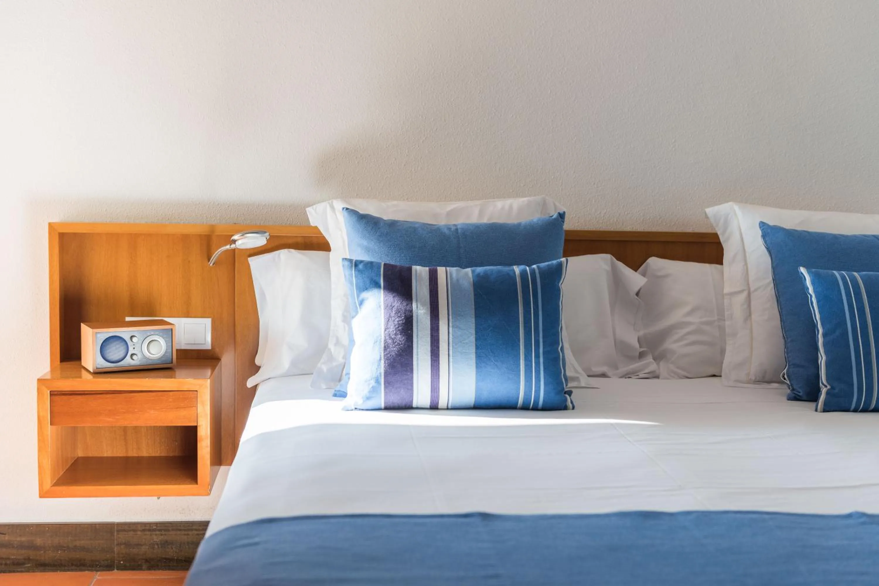 Bed in Almadraba Park Hotel