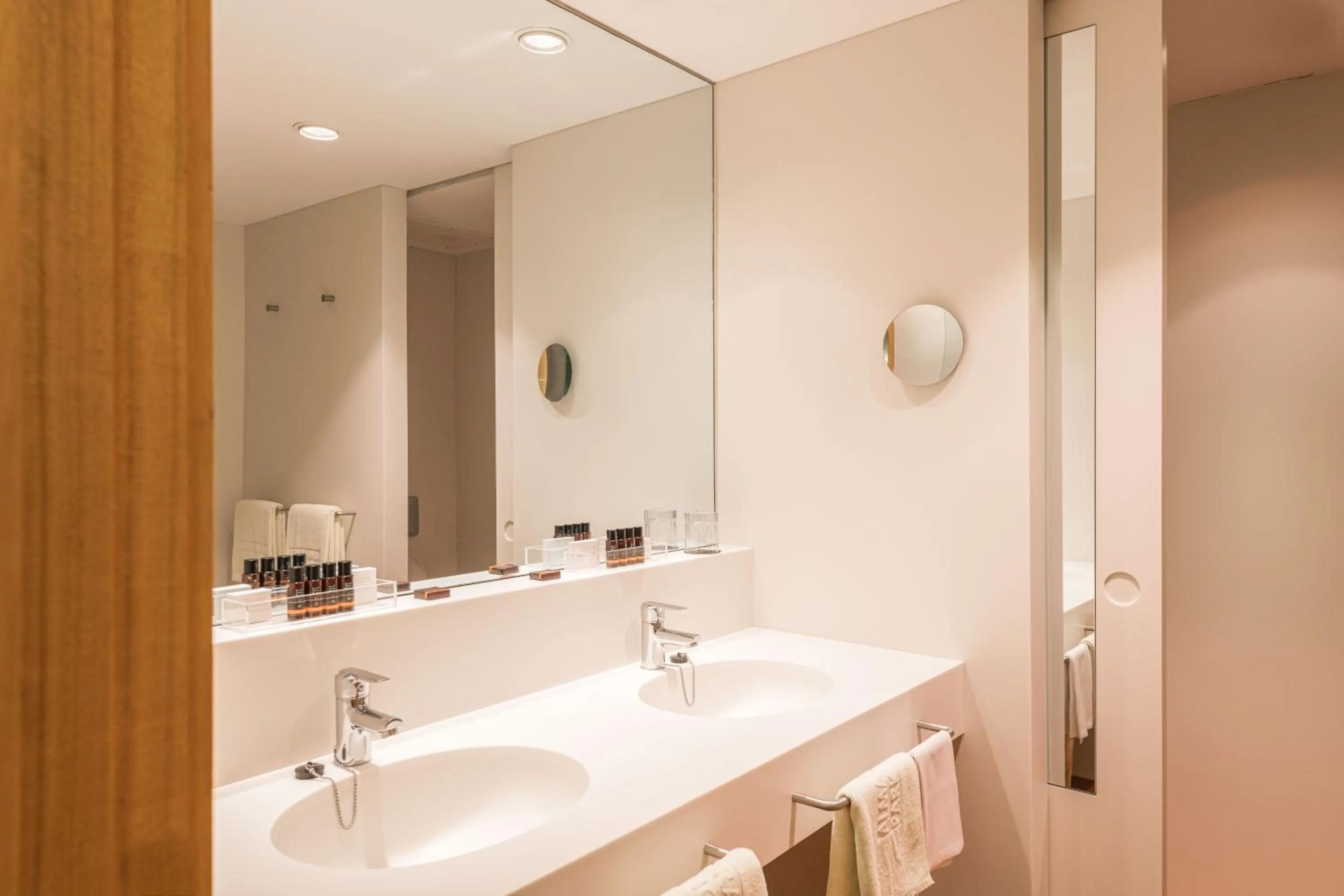 Bathroom in Almadraba Park Hotel