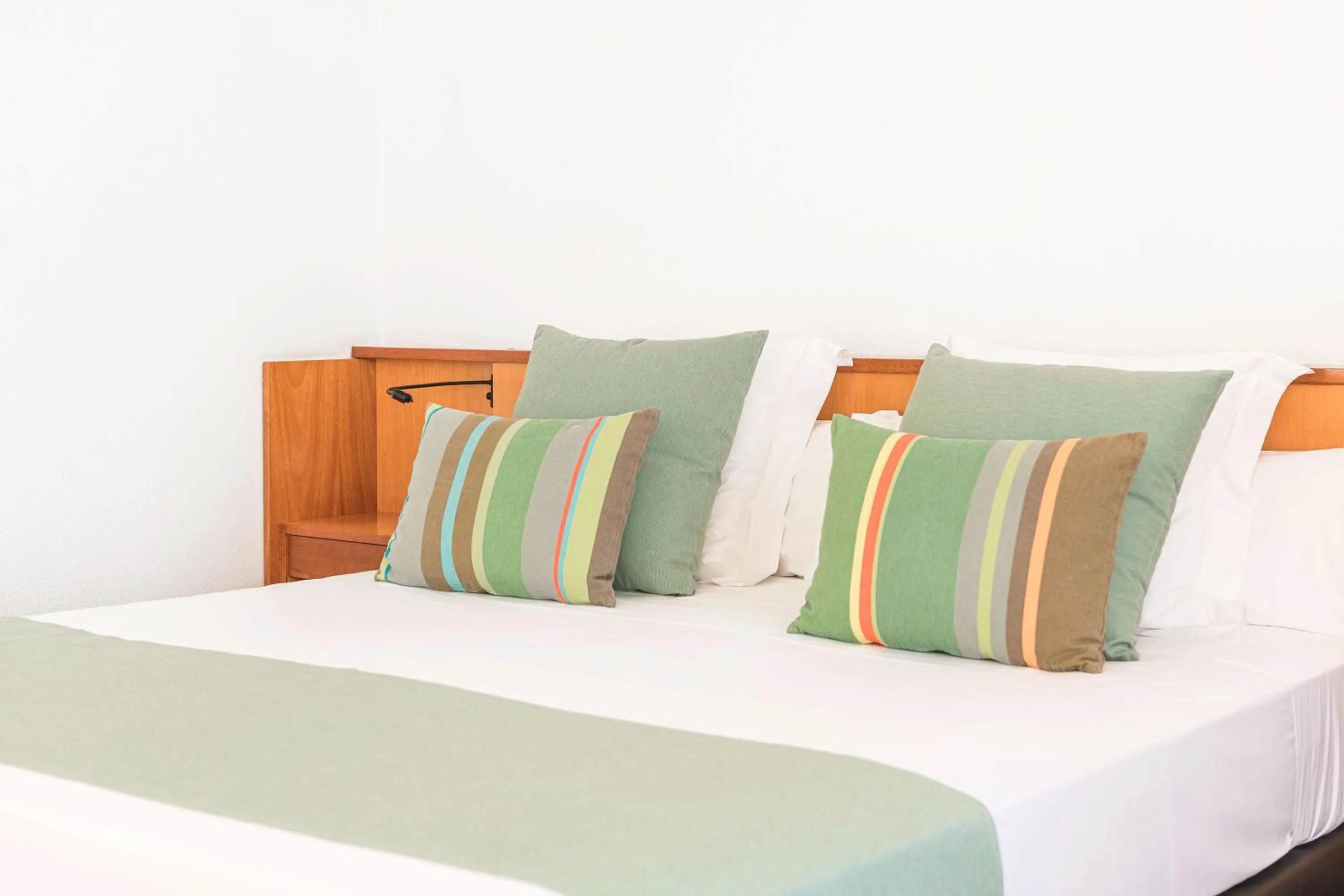 Bed in Almadraba Park Hotel