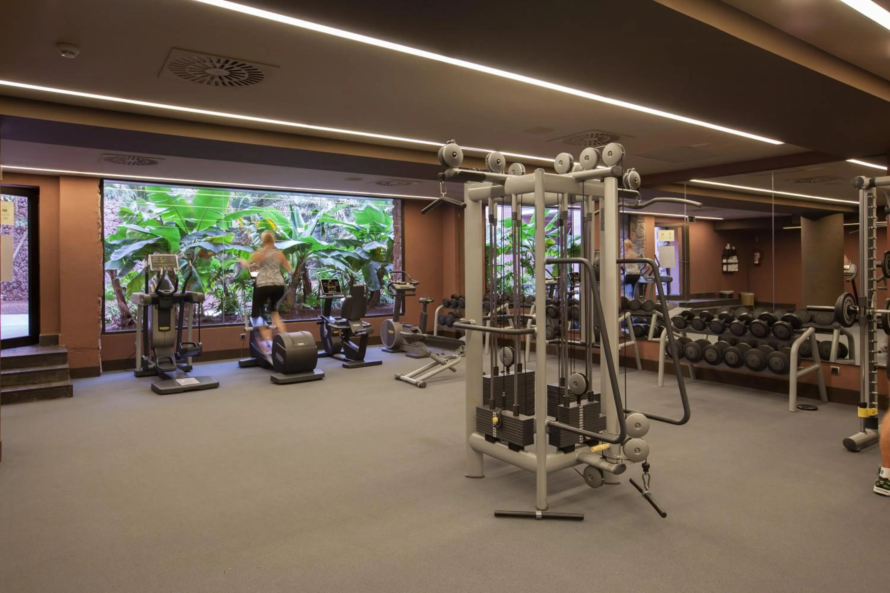 Fitness centre/facilities in Lopesan Baobab Resort