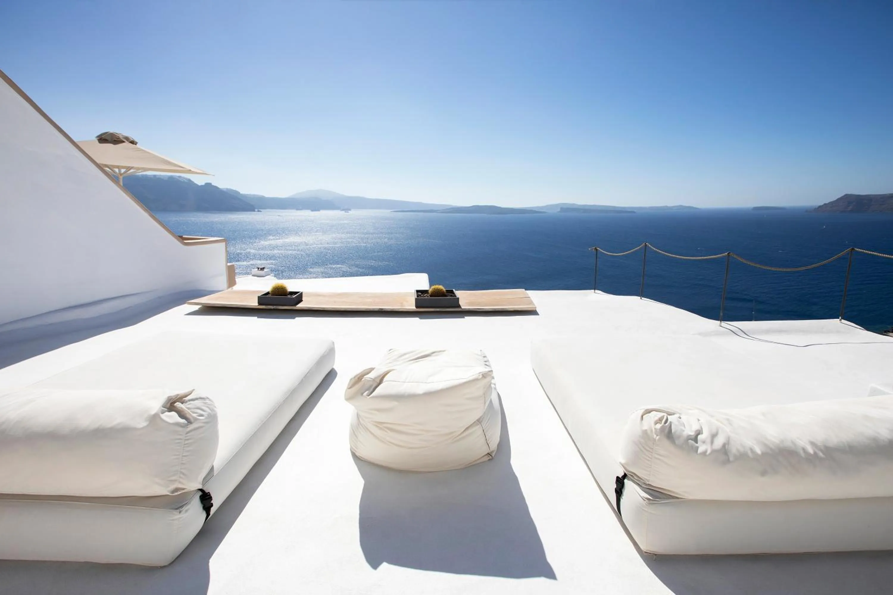 Balcony/Terrace, Bed in Ducato di Oia - Adults Only