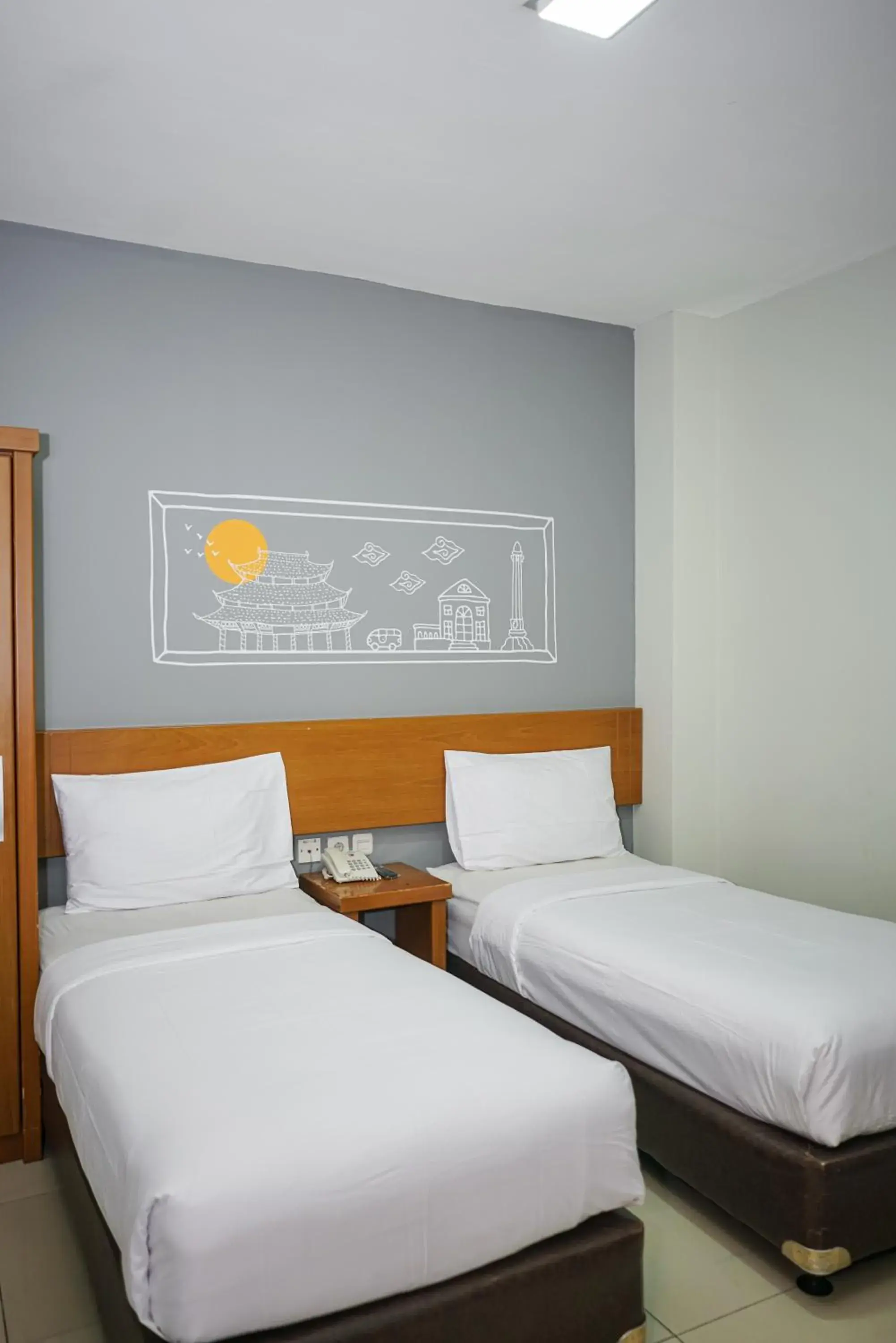 Deluxe Double or Twin Room in Sunrise Hotel Semarang Deluxe Double or Twin Room in Sunrise Hotel Semarang