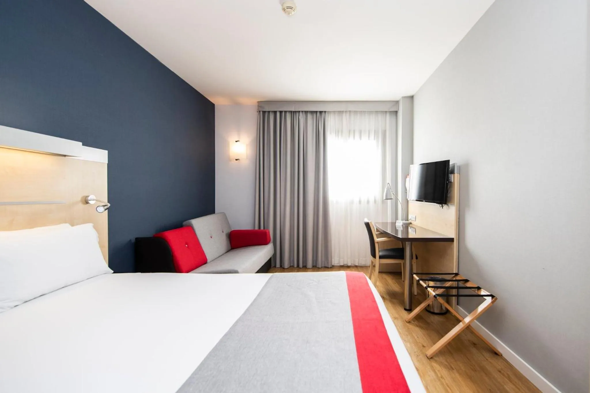 Photo of the whole room, Bed in Holiday Inn Express Sant Cugat by IHG