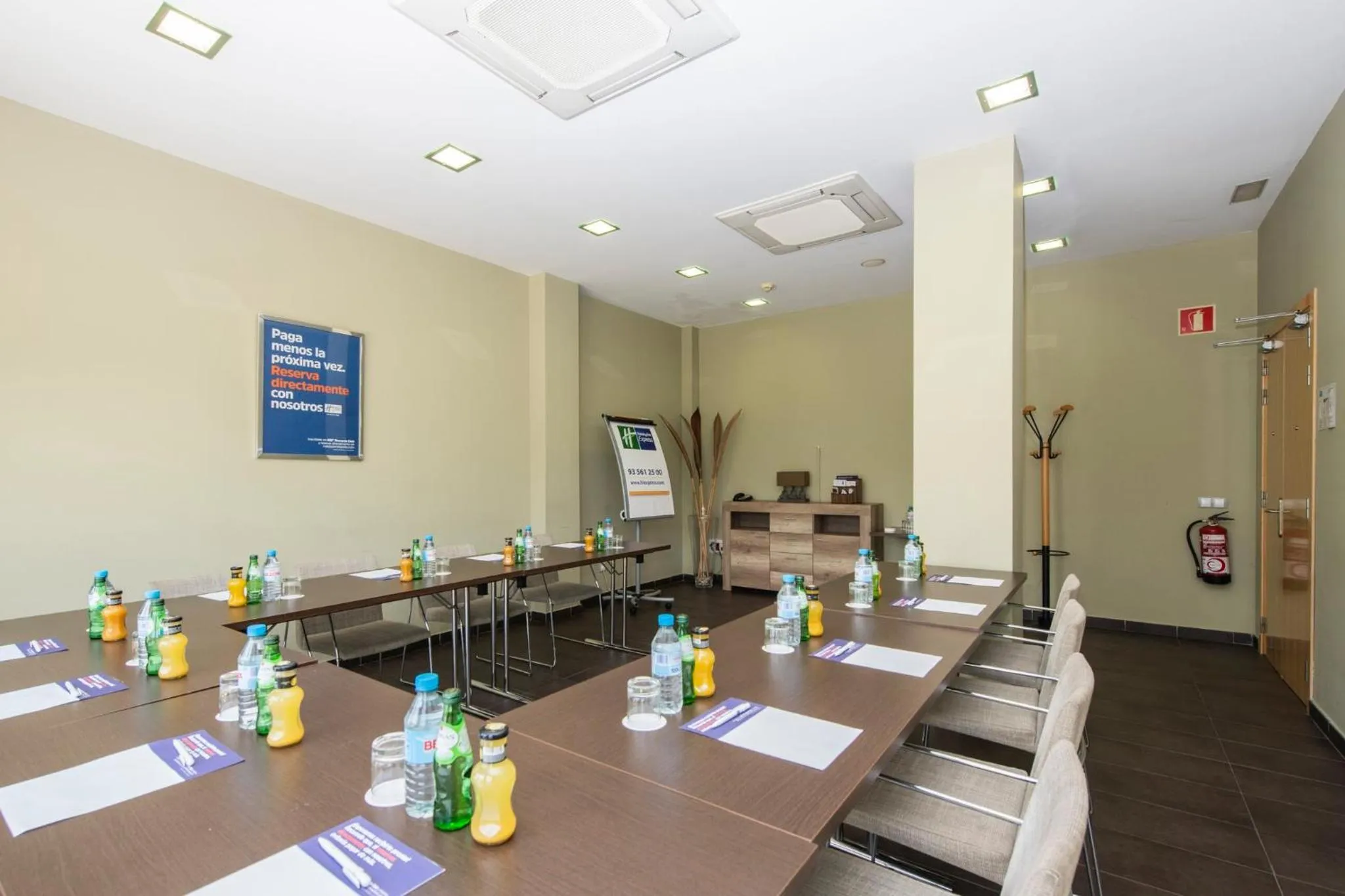 Meeting/conference room in Holiday Inn Express Sant Cugat by IHG