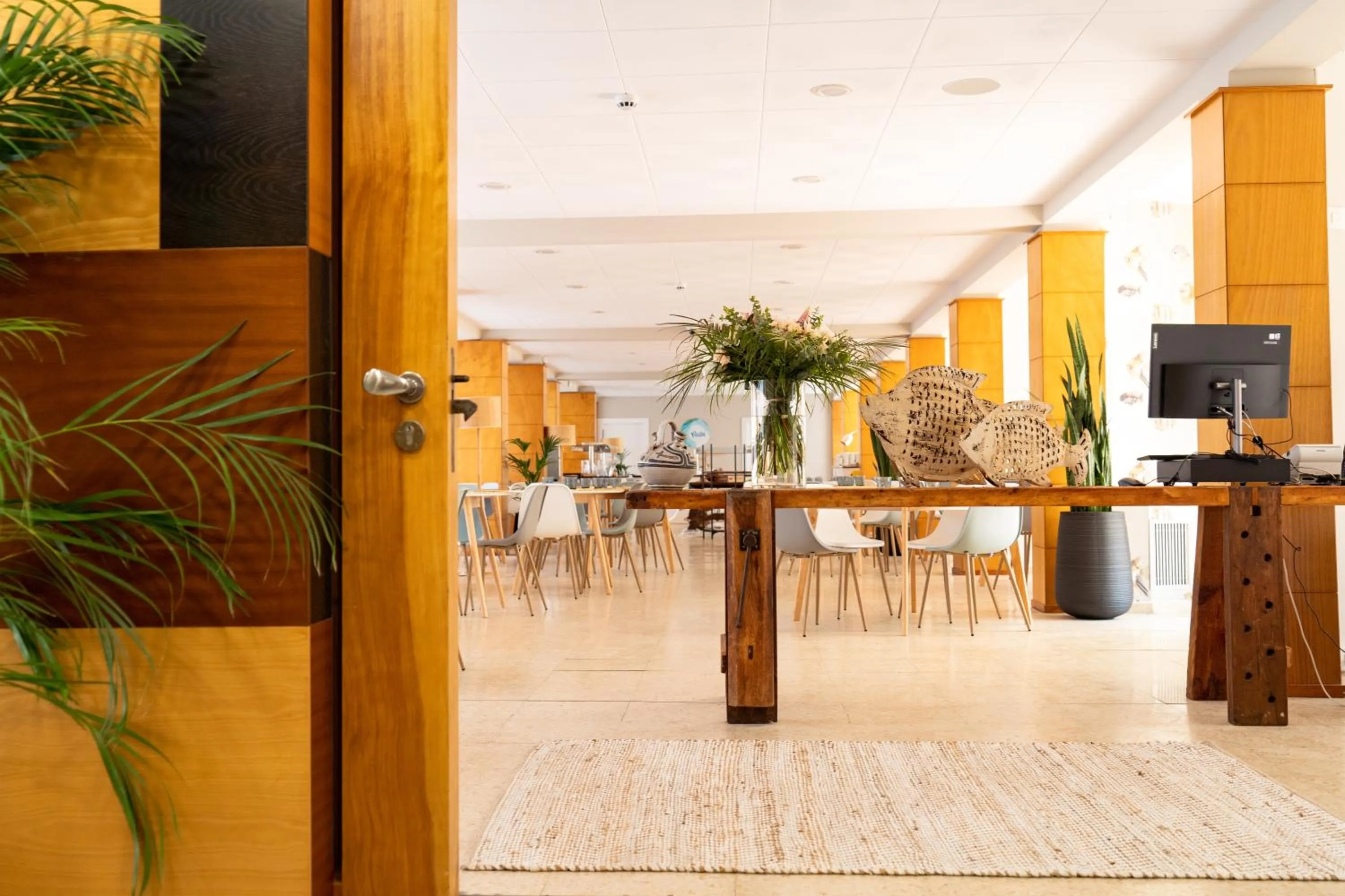 Restaurant/places to eat in Hotel Aubí