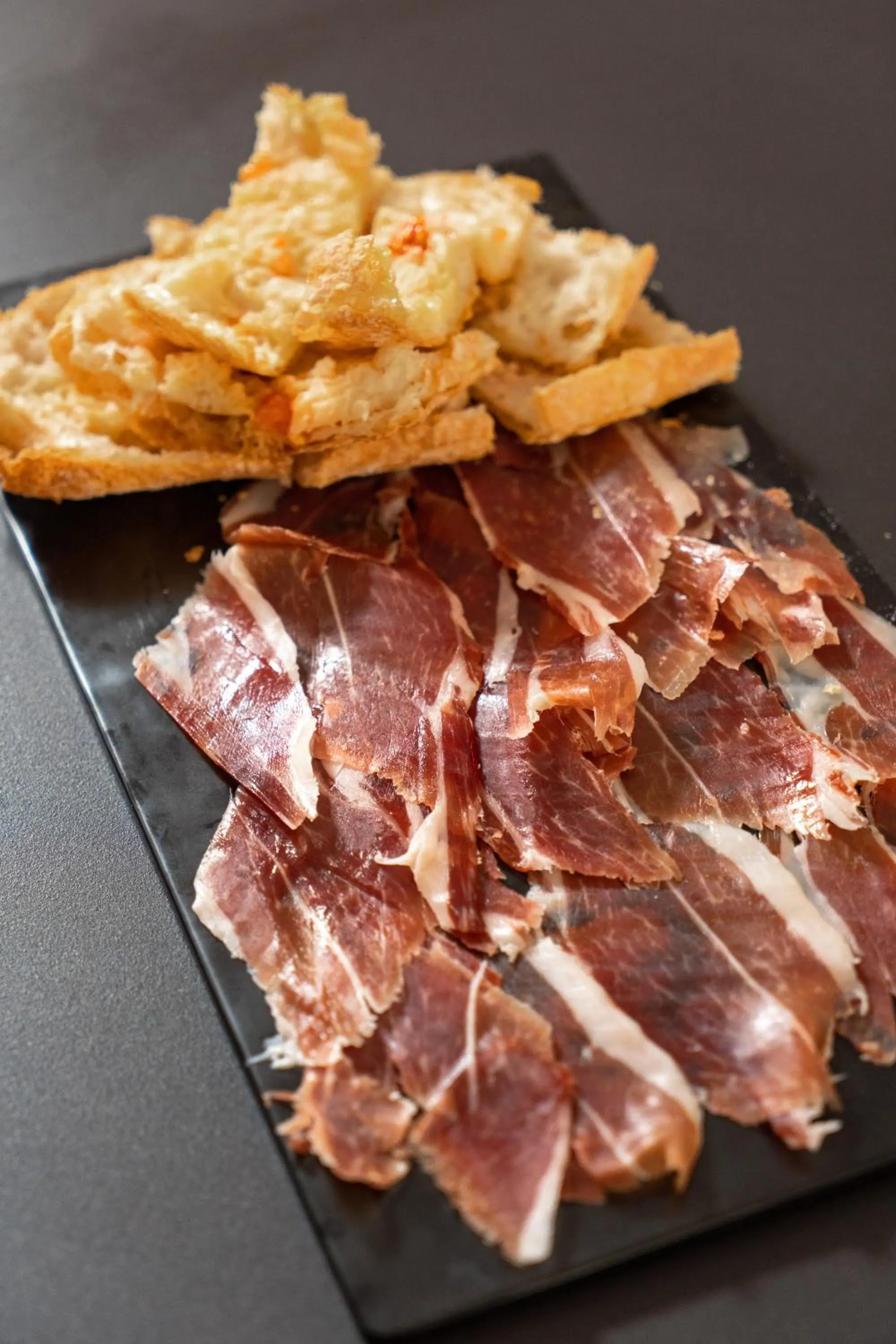 Restaurant/places to eat in Hotel Aubí