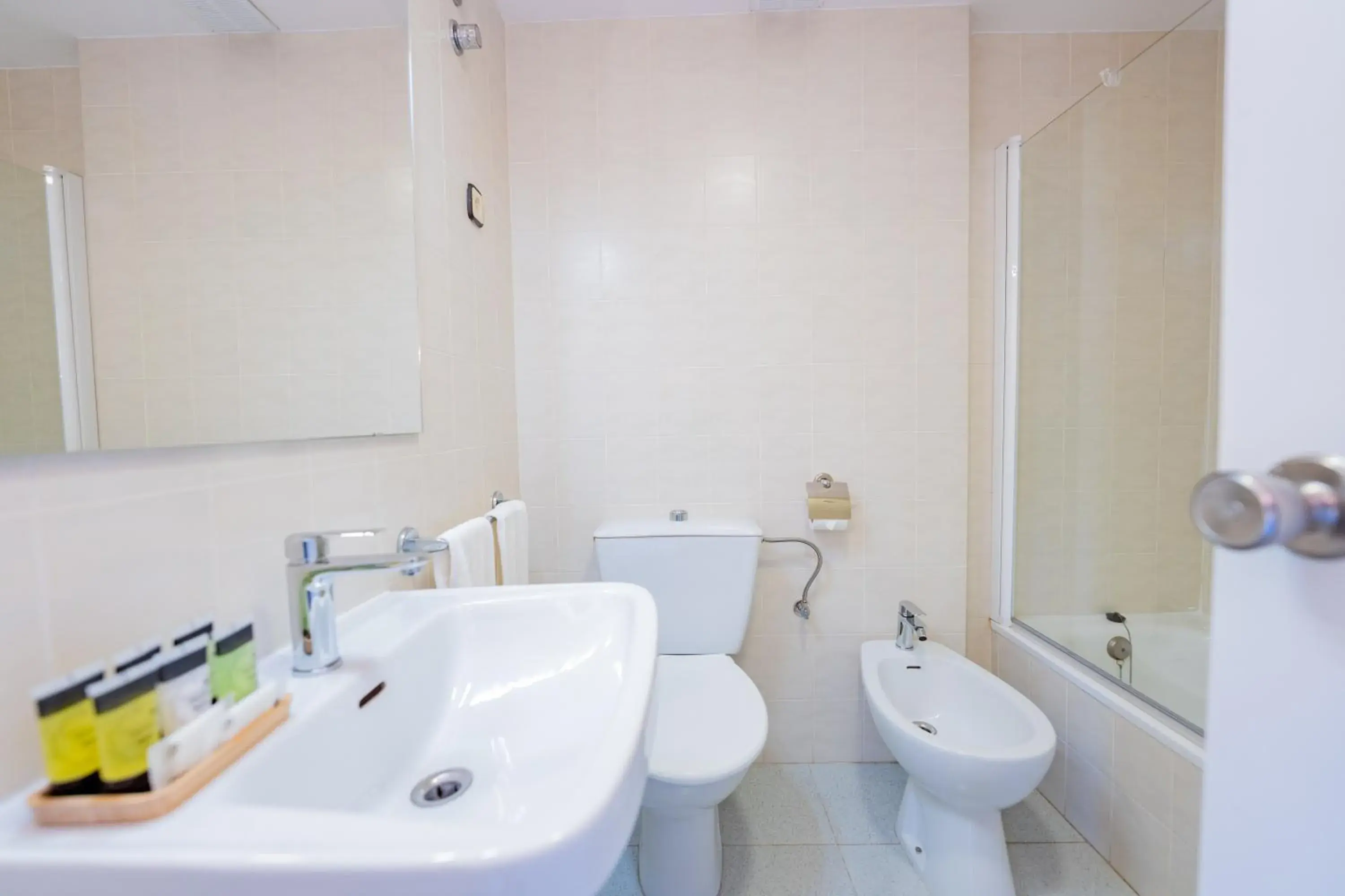 Standard Twin Room in Hotel Aubí Standard Twin Room in Hotel Aubí