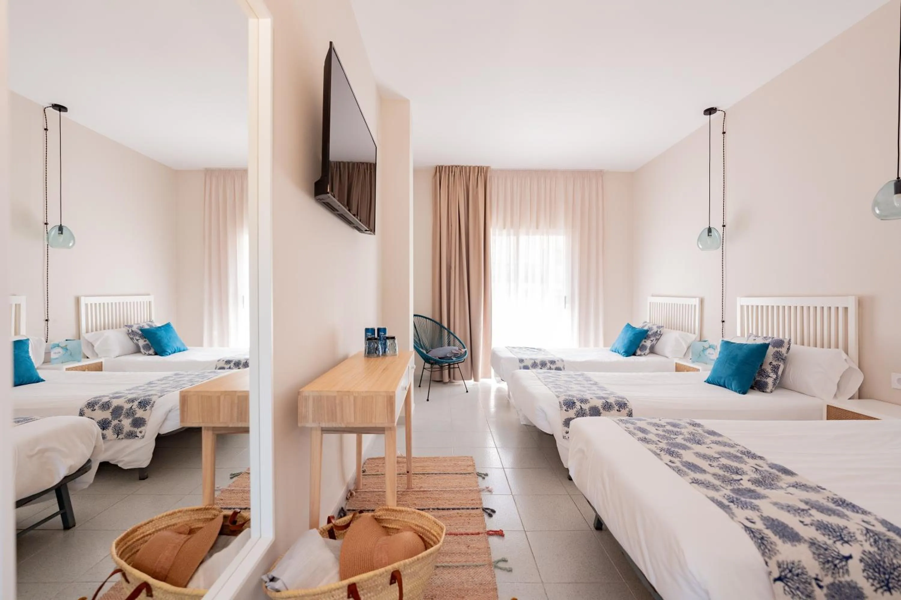 Property building, Bed in Hotel Aubí