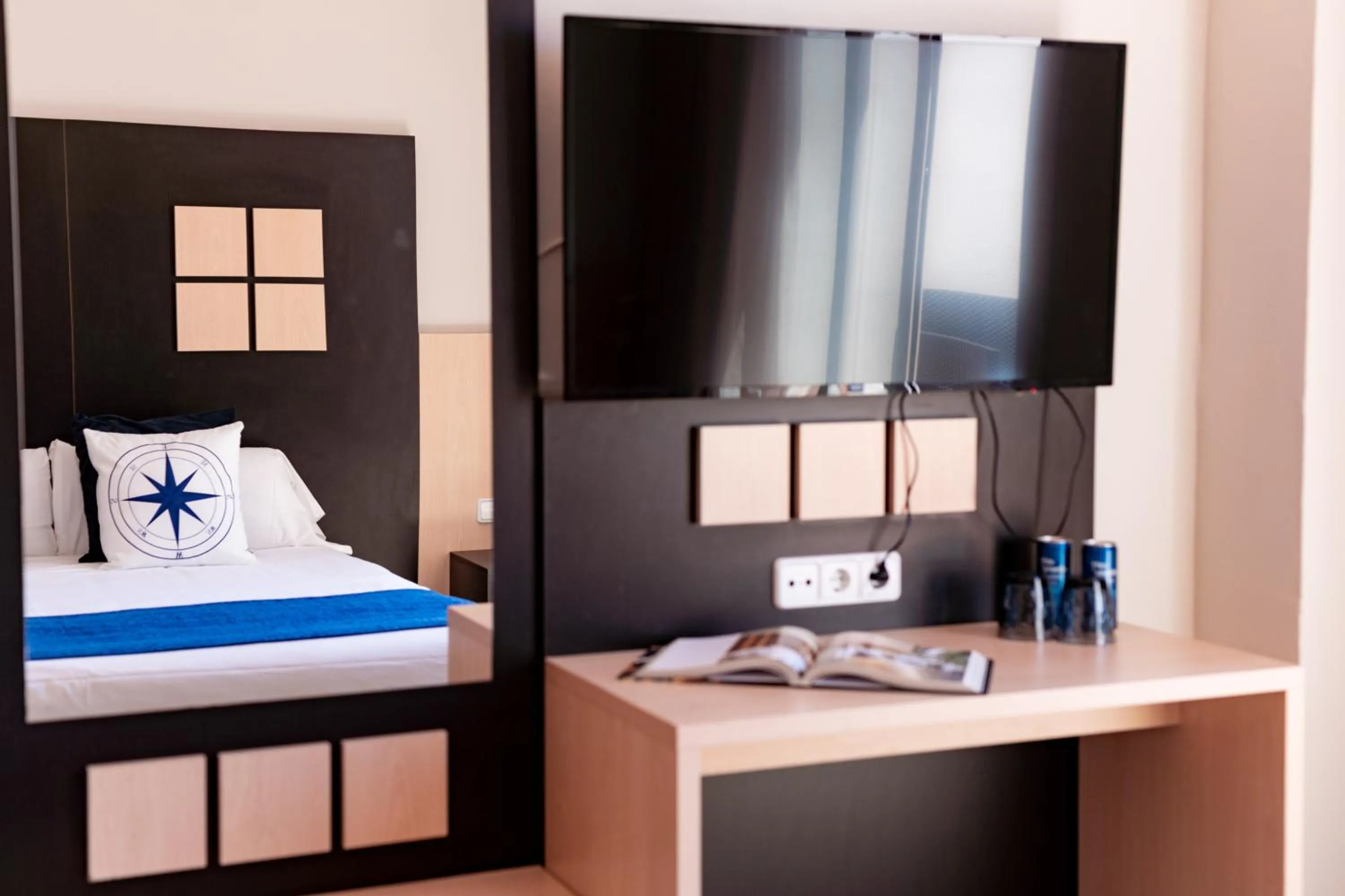 Property building, Bed in Hotel Aubí