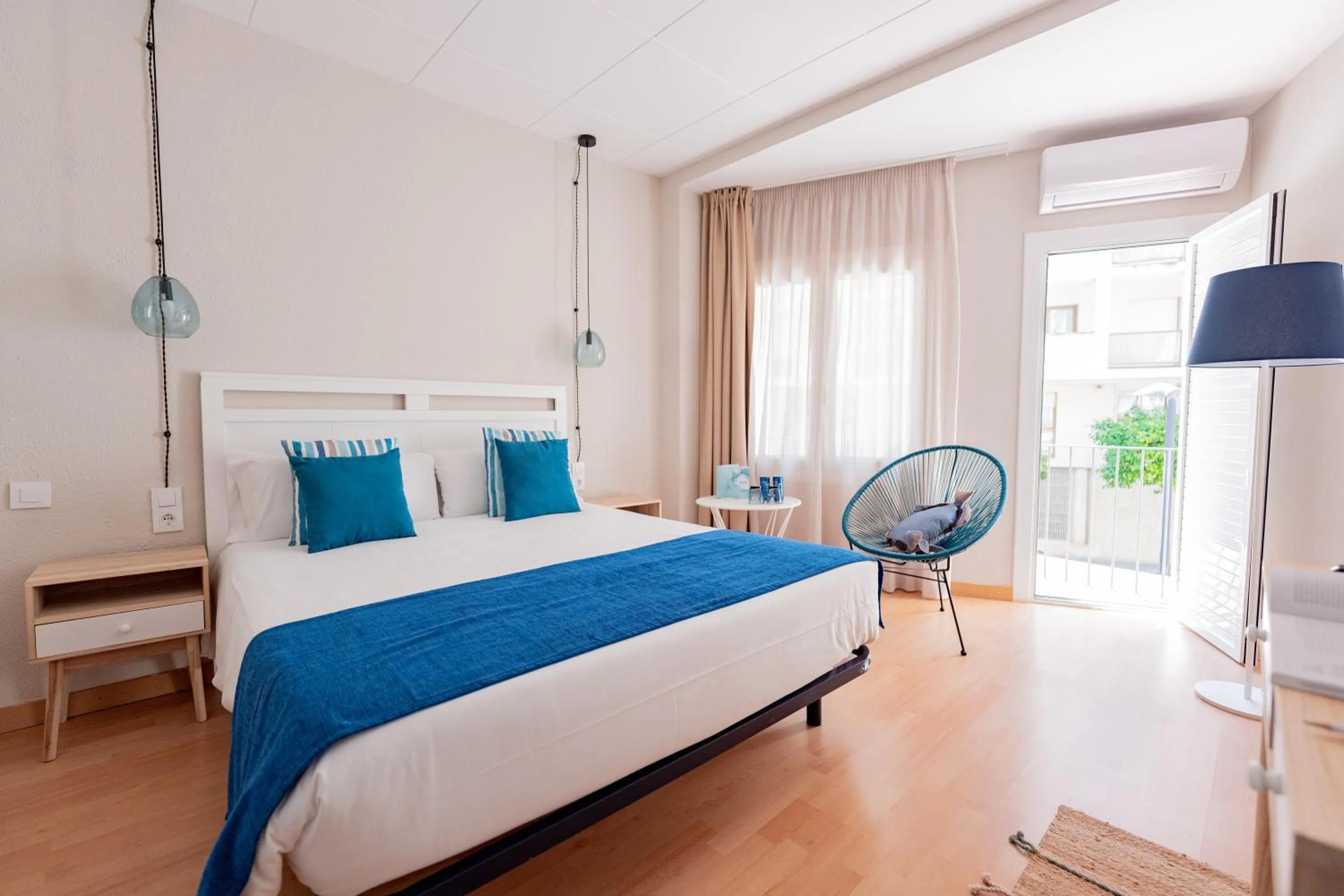 Bedroom, Bed in Hotel Aubí