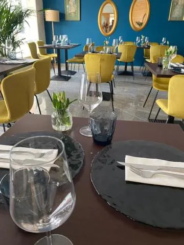 Restaurant/places to eat in Hotel Aubí