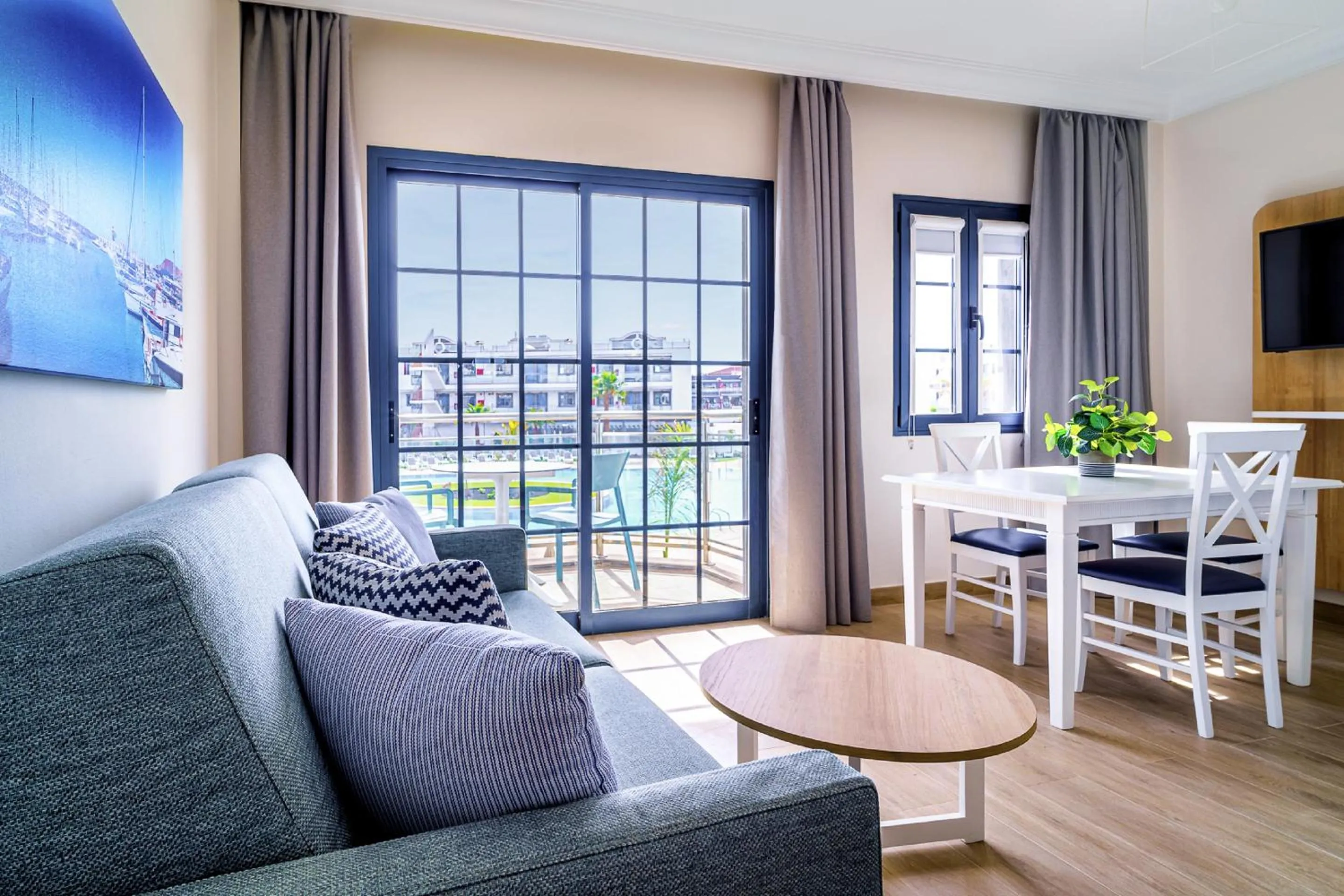 Living room in Hotel Cordial Marina Blanca