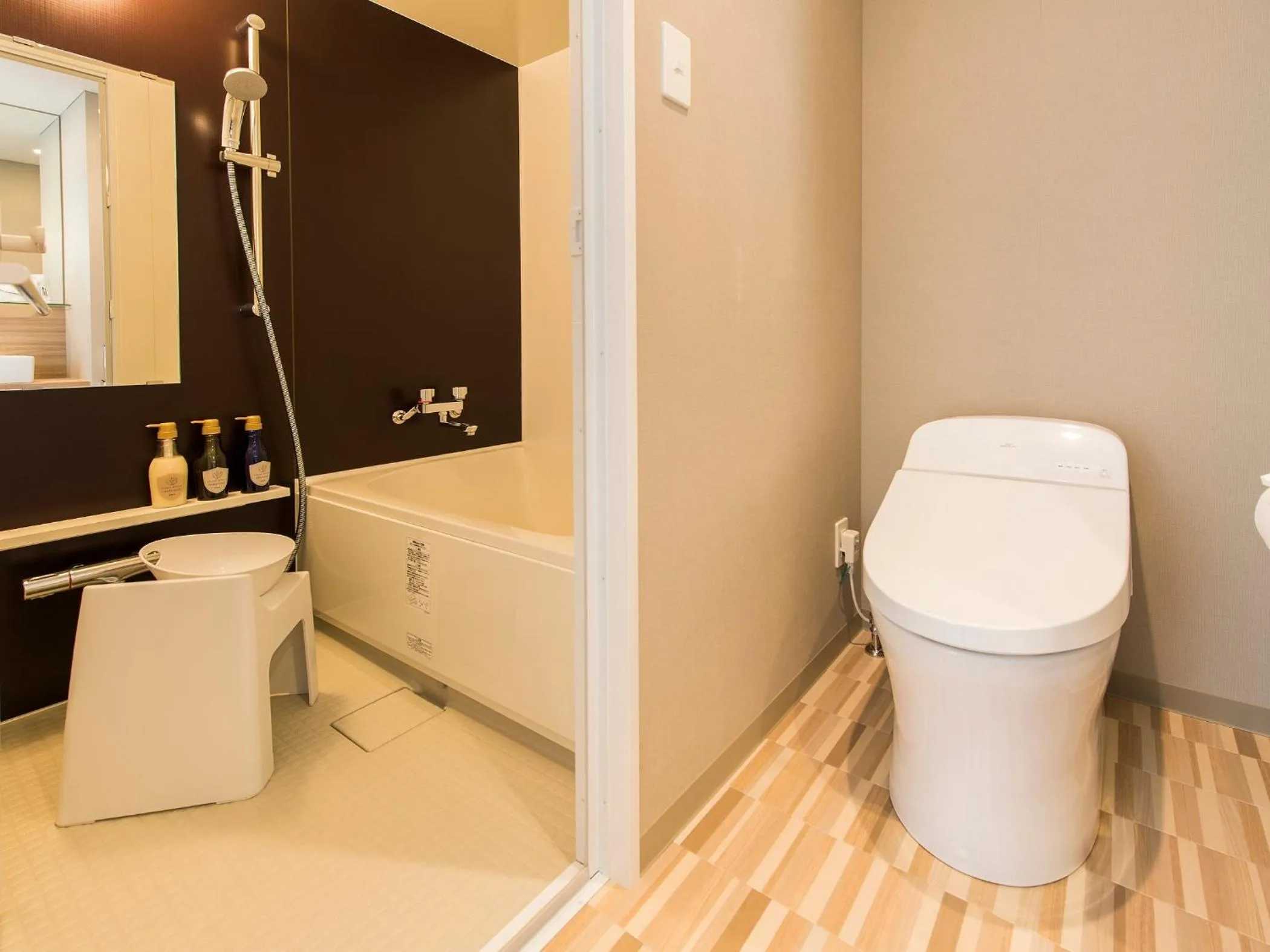 Decorative detail in Meitetsu Inn Nagoyaeki Shinkansenguchi