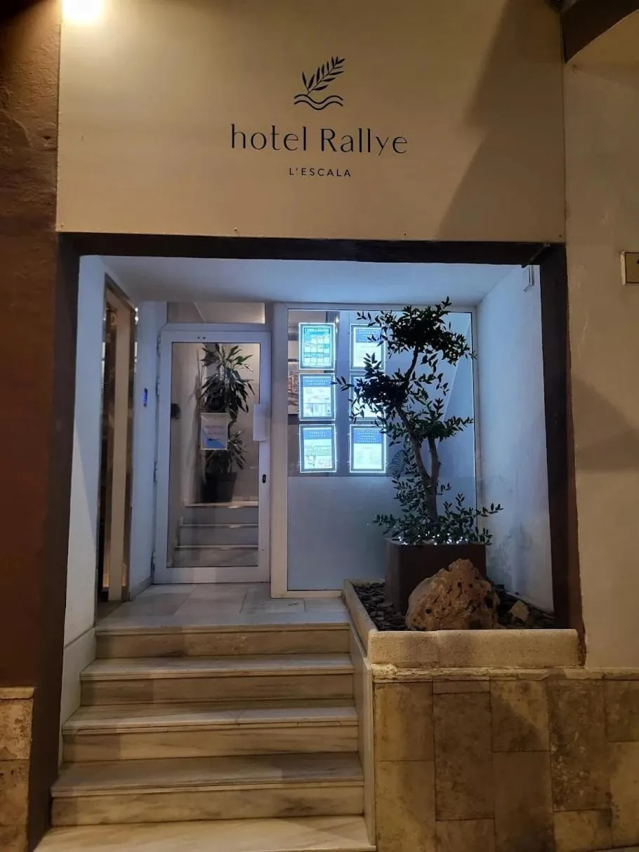 Property building in Rallye Hotel