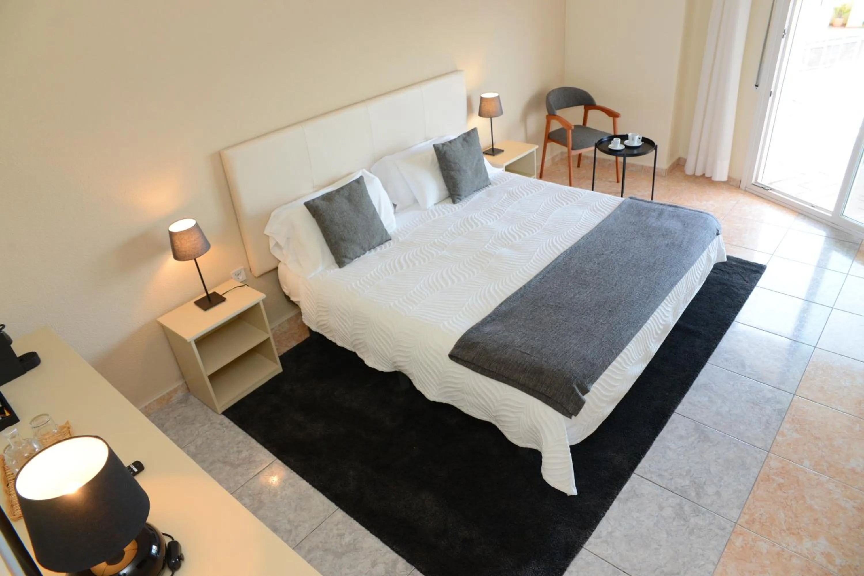 Photo of the whole room, Bed in Rallye Hotel