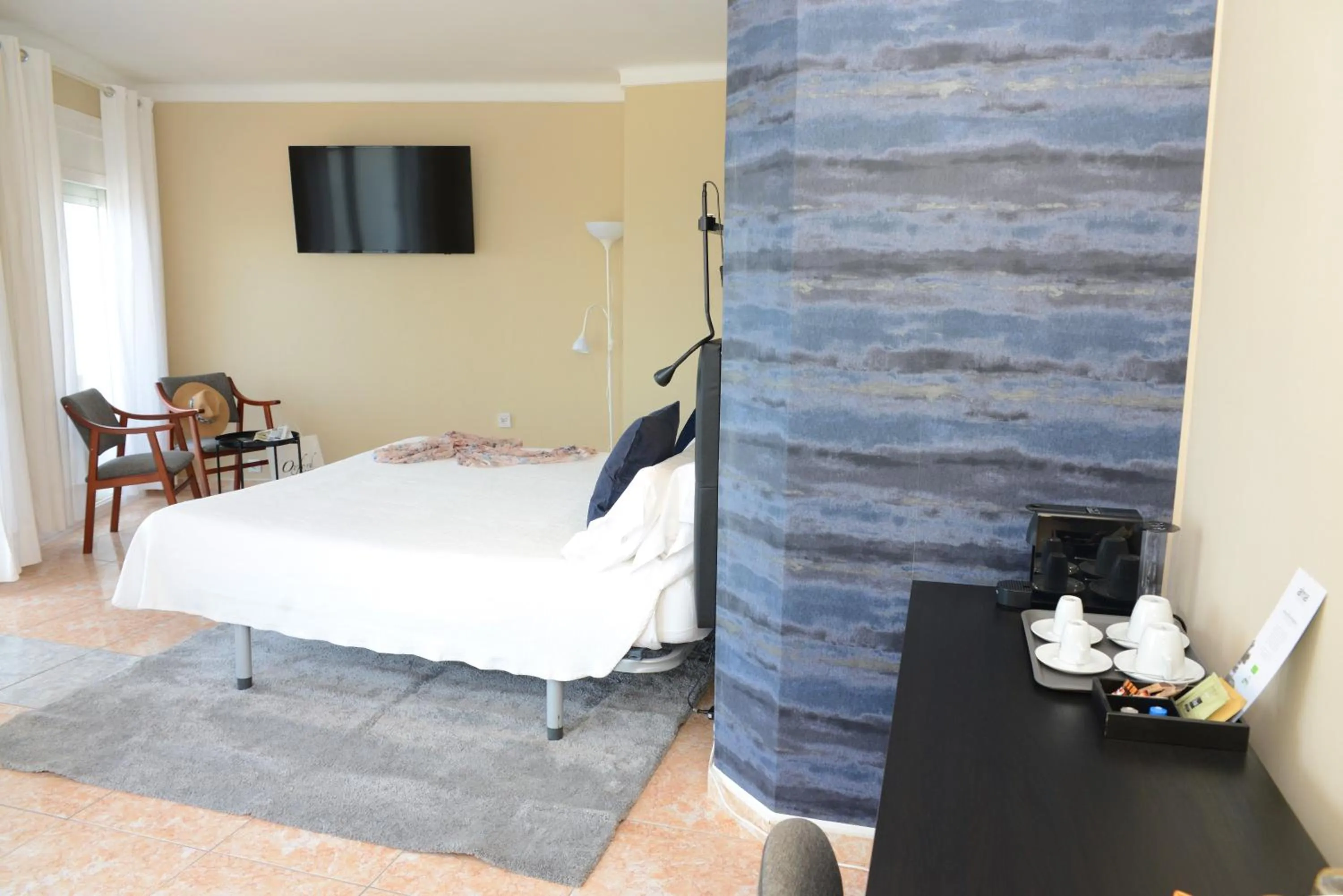 Photo of the whole room, Bed in Rallye Hotel