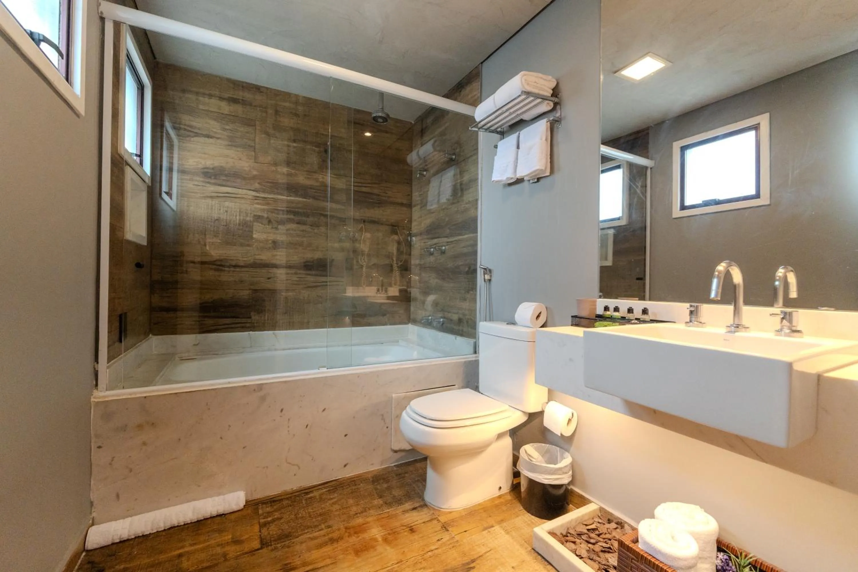 Shower in Hotel Heritage